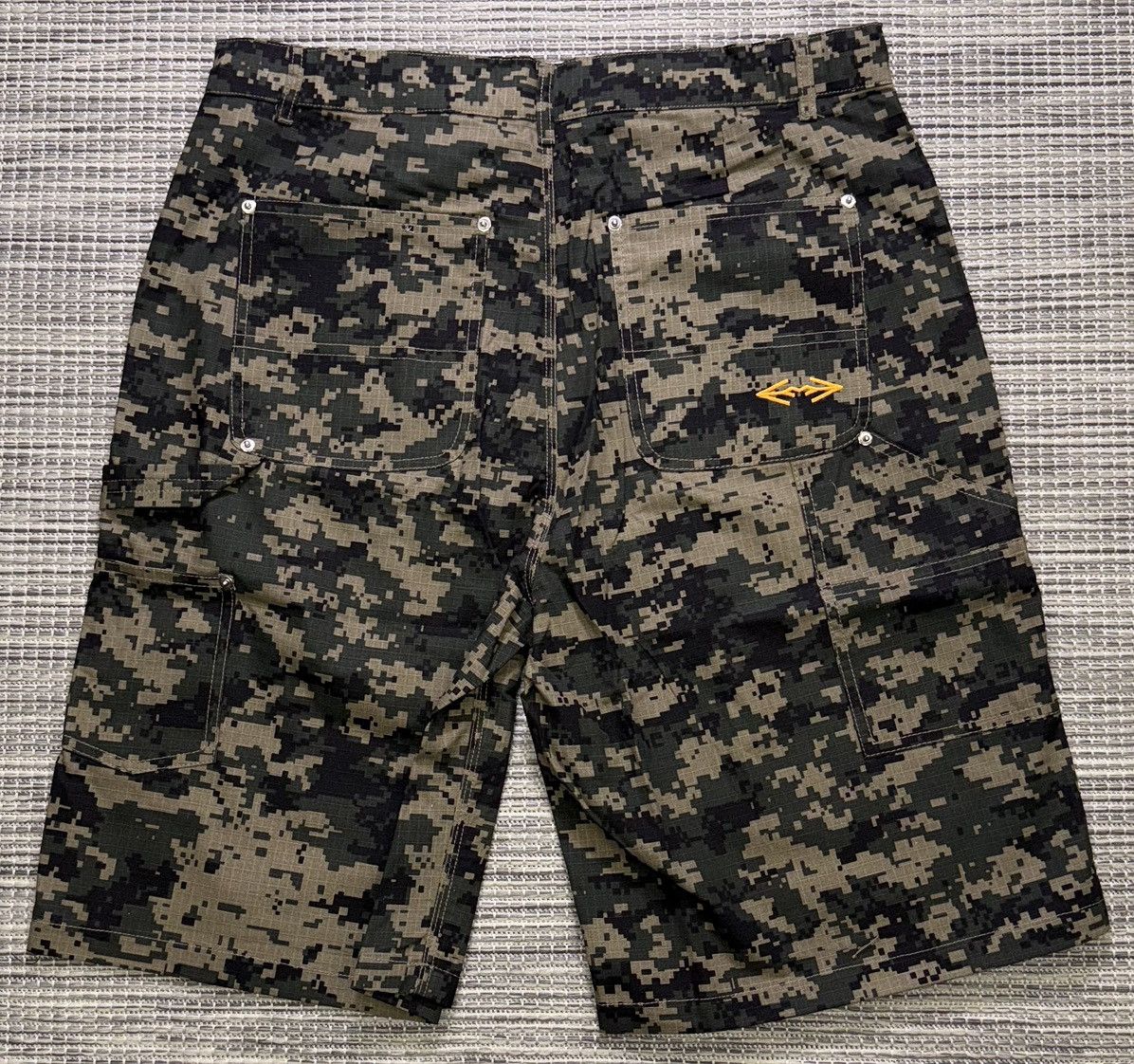HMDD HMDD D-Day Digital Camo Shorts Size US 32 / EU 48 - 2 Thumbnail