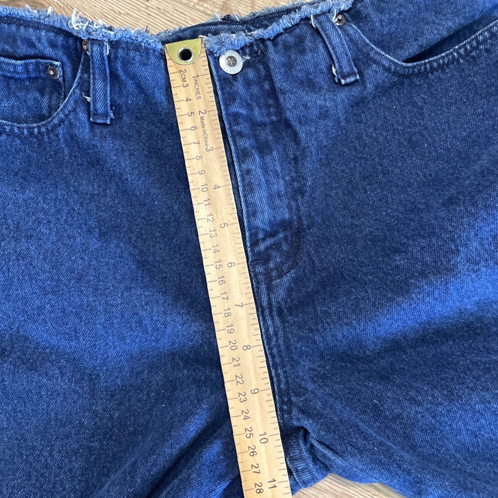 Vintage VINTAGE Carolina Blues Women's Jeans Size 12 Straight Raw Wash Frayed Edges Ombre Blue Size 34" / US 12 / IT 48 - 5 Thumbnail