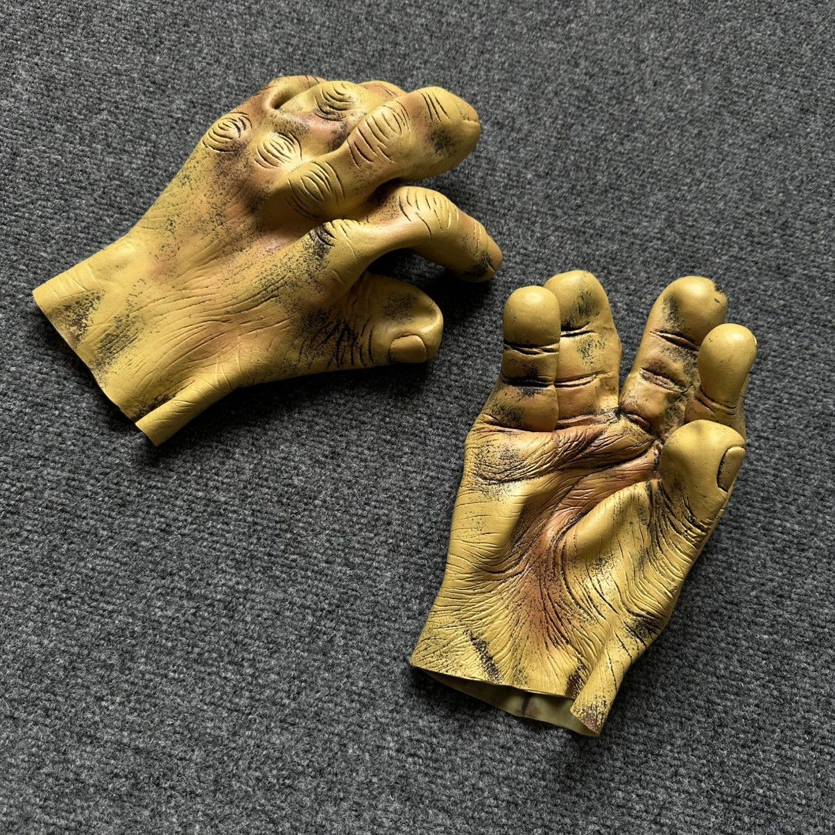 Y/Project VTG Rubber Hands Shker Hulk Hand Y2K 00s USA Grunge Hype Size ONE SIZE - 1 Thumbnail