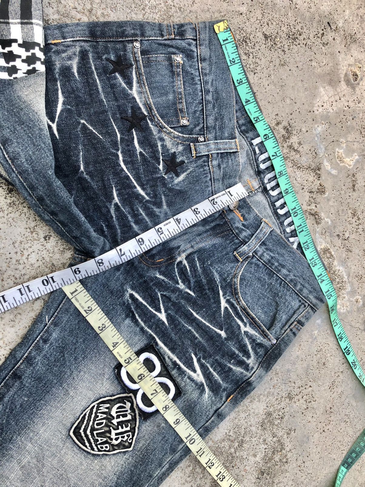 Japanese Brand LOWBOX DISTRESSED PATCHES WASHED JEANS Size US 31 - 7 Thumbnail
