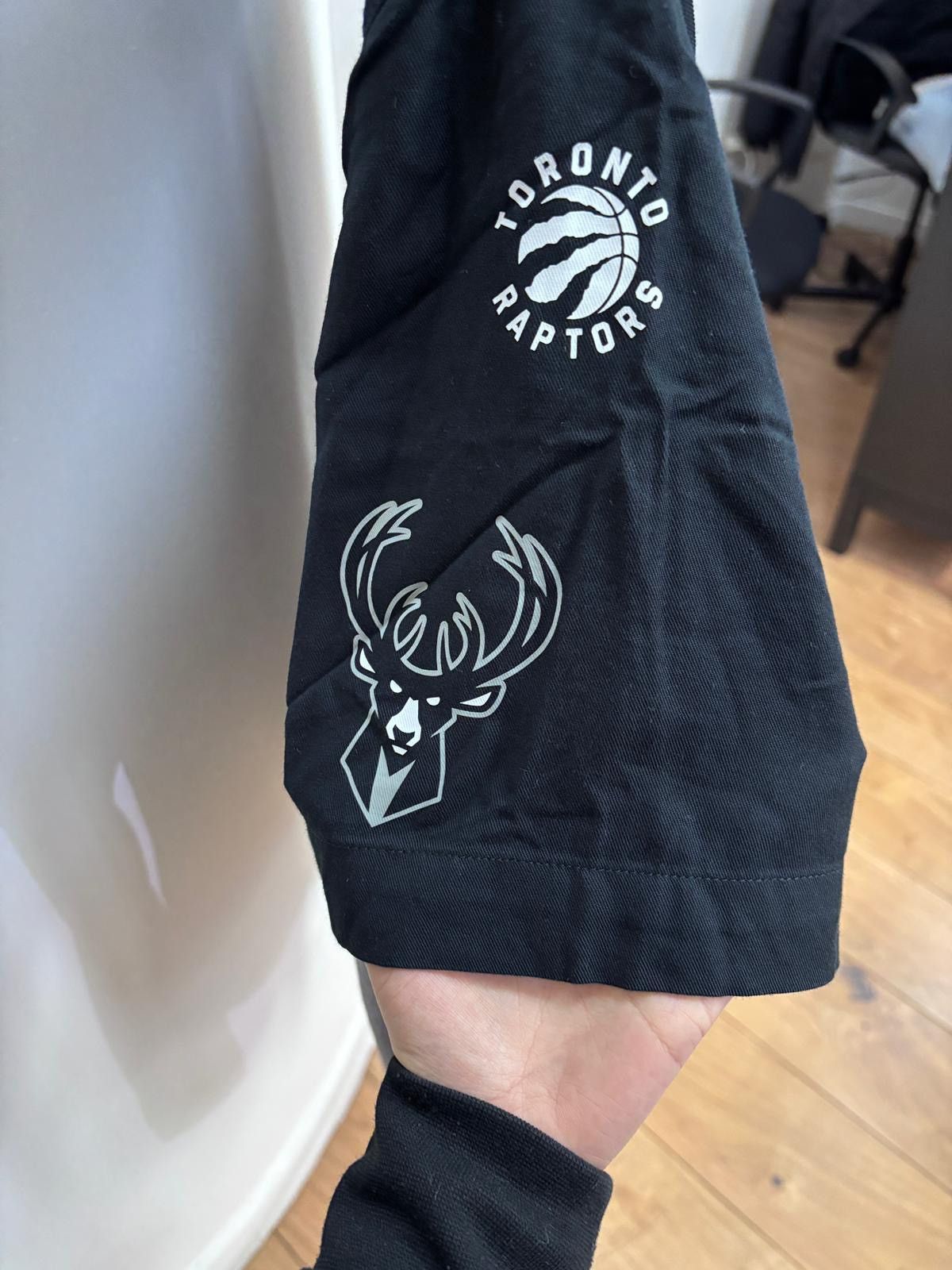 Hollister Hoodie Hollister x NBA Multi Logo size XL Size US XL / EU 56 / 4 - 5 Thumbnail