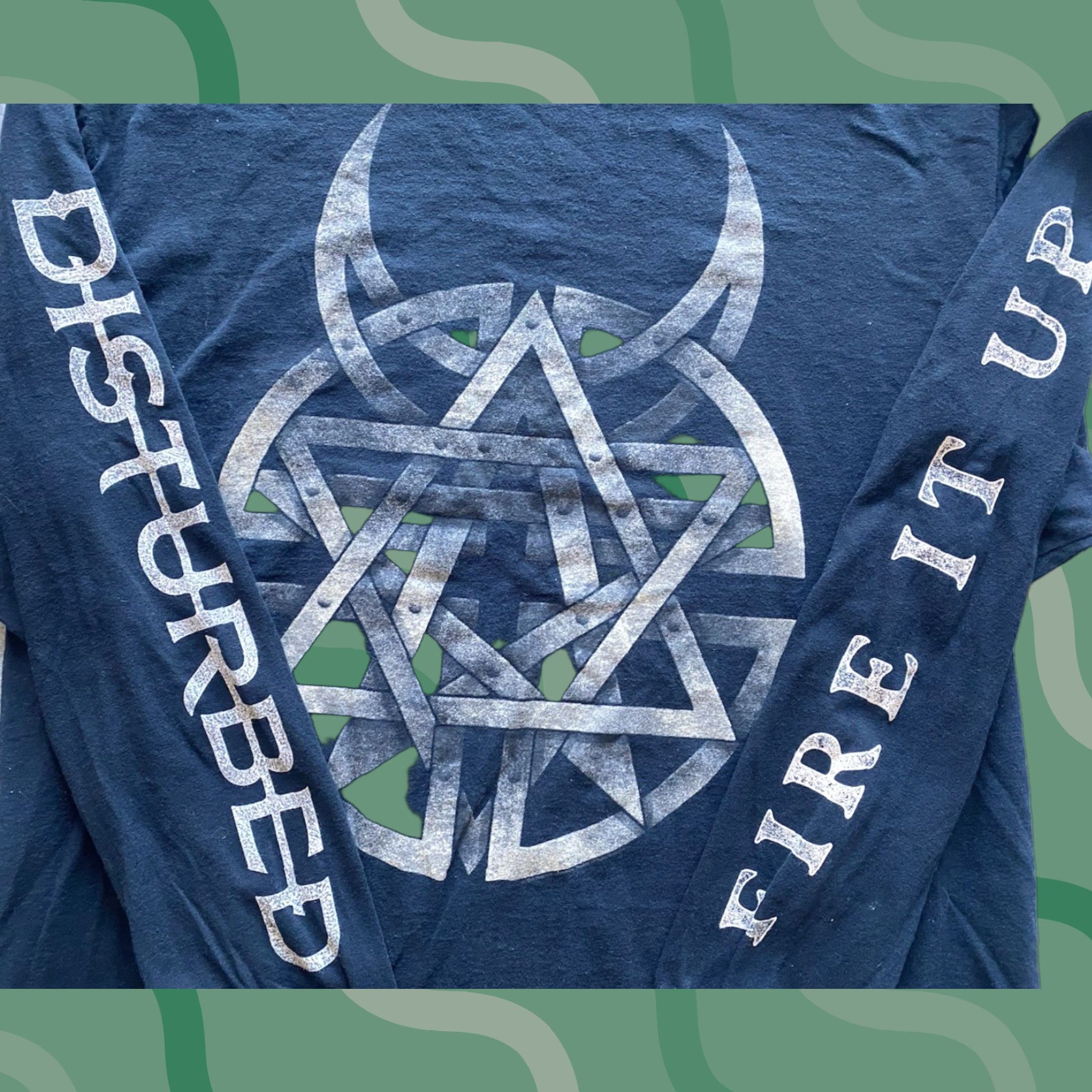 Gildan VINTAGE Disturbed 2016 Long Sleeve Black T-Shirt XL Gildan Unisex Adults Heavy Metal Rock Concert Graphic Print Size US XL / EU 56 / 4 - 1 Thumbnail