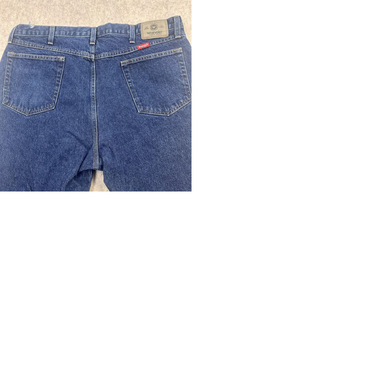 Wrangler Wrangler Jeans Mens 40x30 Blue Comfort Fit Straight Leg Zip Fly Denim 96501MR Size US 40 / EU 56 - 9 Thumbnail