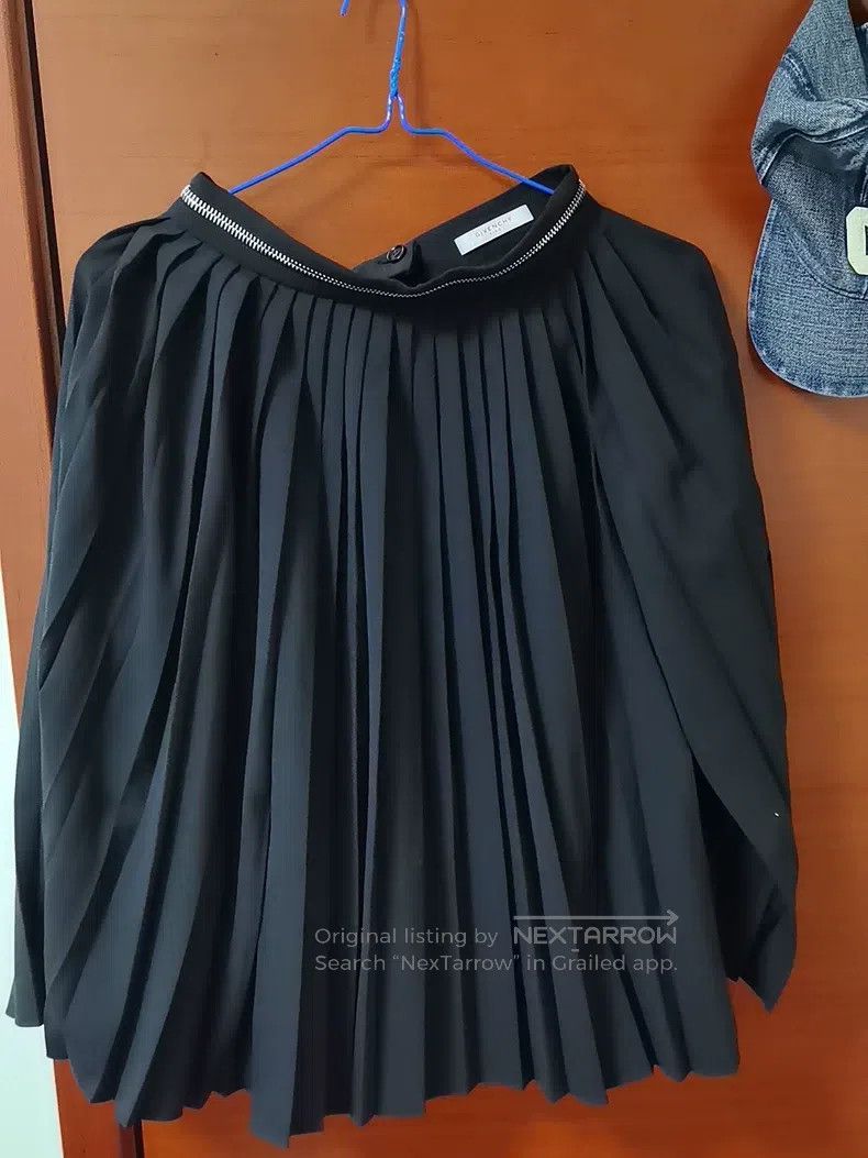 Givenchy Givenchy Black Pleated Skirt Size 35" - 3 Thumbnail