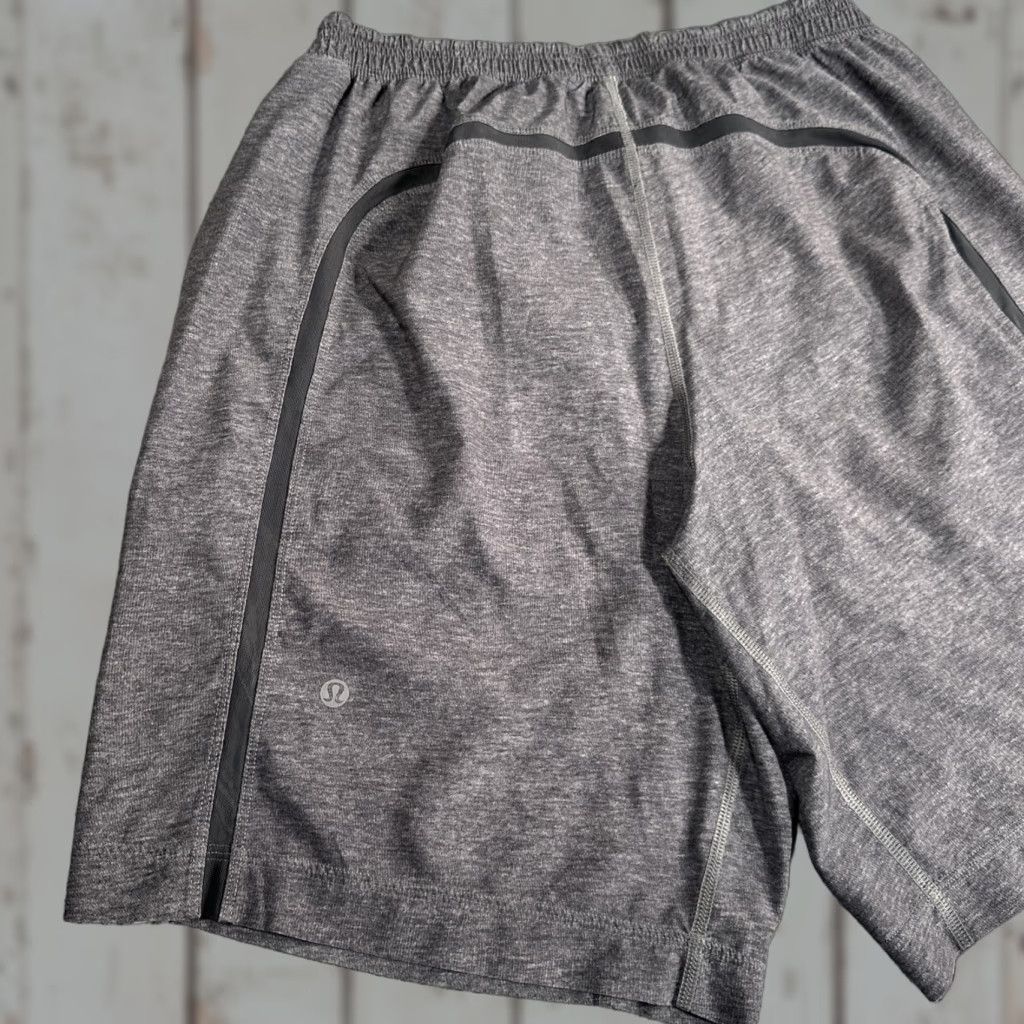 Lululemon Lululemon Pace Breaker 9" Short Lined Grey Men's M Gym Running Athletic Size US 31 - 1 Thumbnail