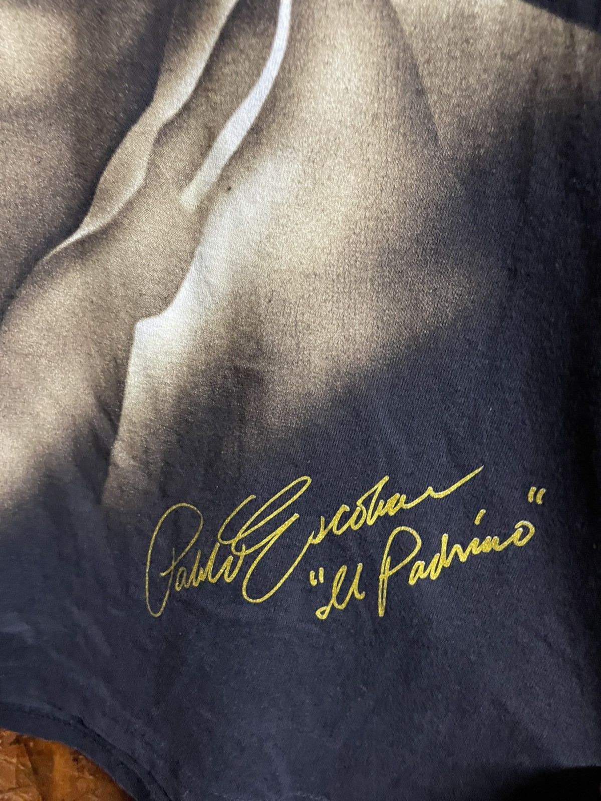 Vintage T shirt art Pablo Escobar vintage Size US XL / EU 56 / 4 - 2 Thumbnail