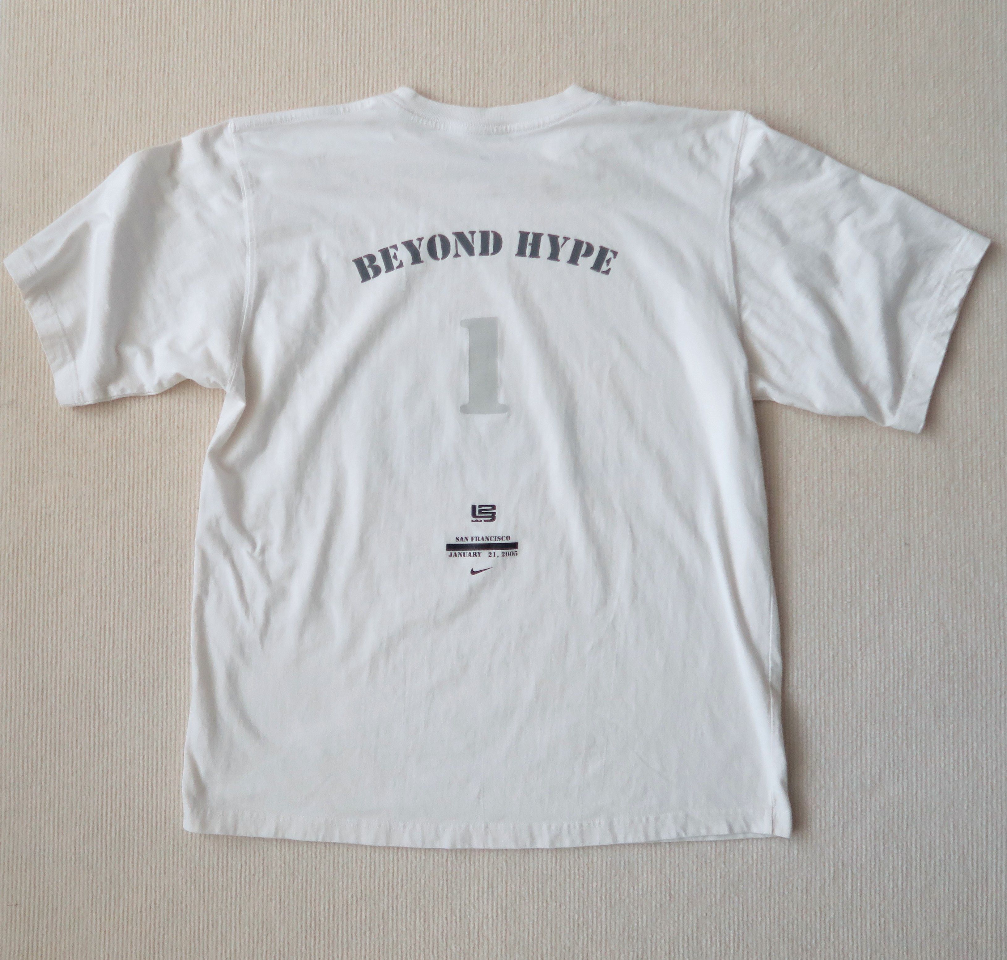 Nike Vintage Nike LeBron “Chamber of Fear” Niketown Promo T-Shirt Size US L / EU 52-54 / 3 - 7 Thumbnail