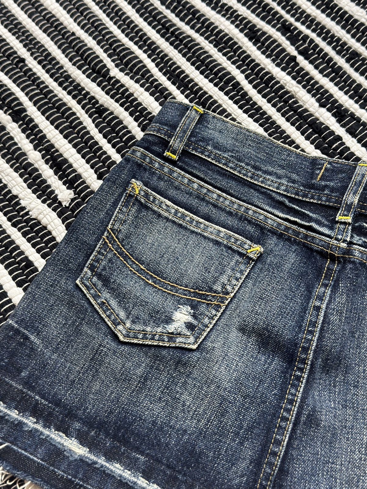 Other VINTAGE WASHED 2000s MINI DENIM SKIRT Size 28" / US 6 / IT 42 - 8 Thumbnail