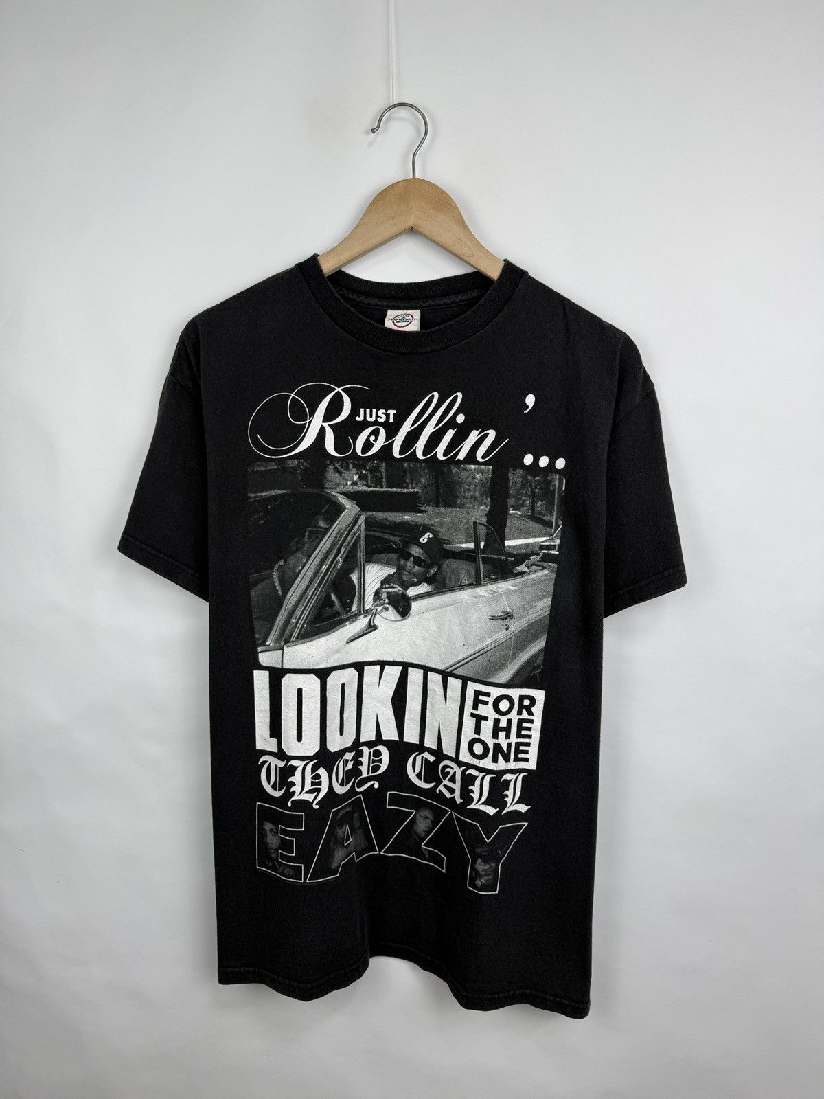 Rap Tees 🇺🇸 Vintage 2010 Eazy E Just Rollin Lookin For The One They Ca Size US L / EU 52-54 / 3 - 2 Thumbnail