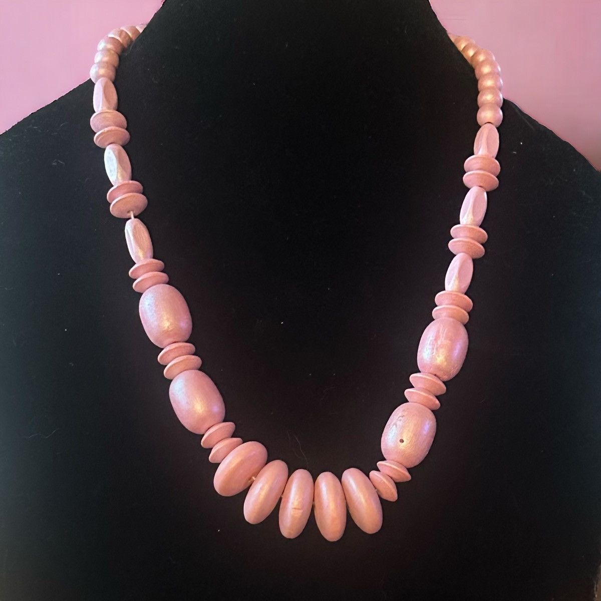 Vintage Vintage chunky pink wooden bead necklace Size ONE SIZE - 1 Thumbnail