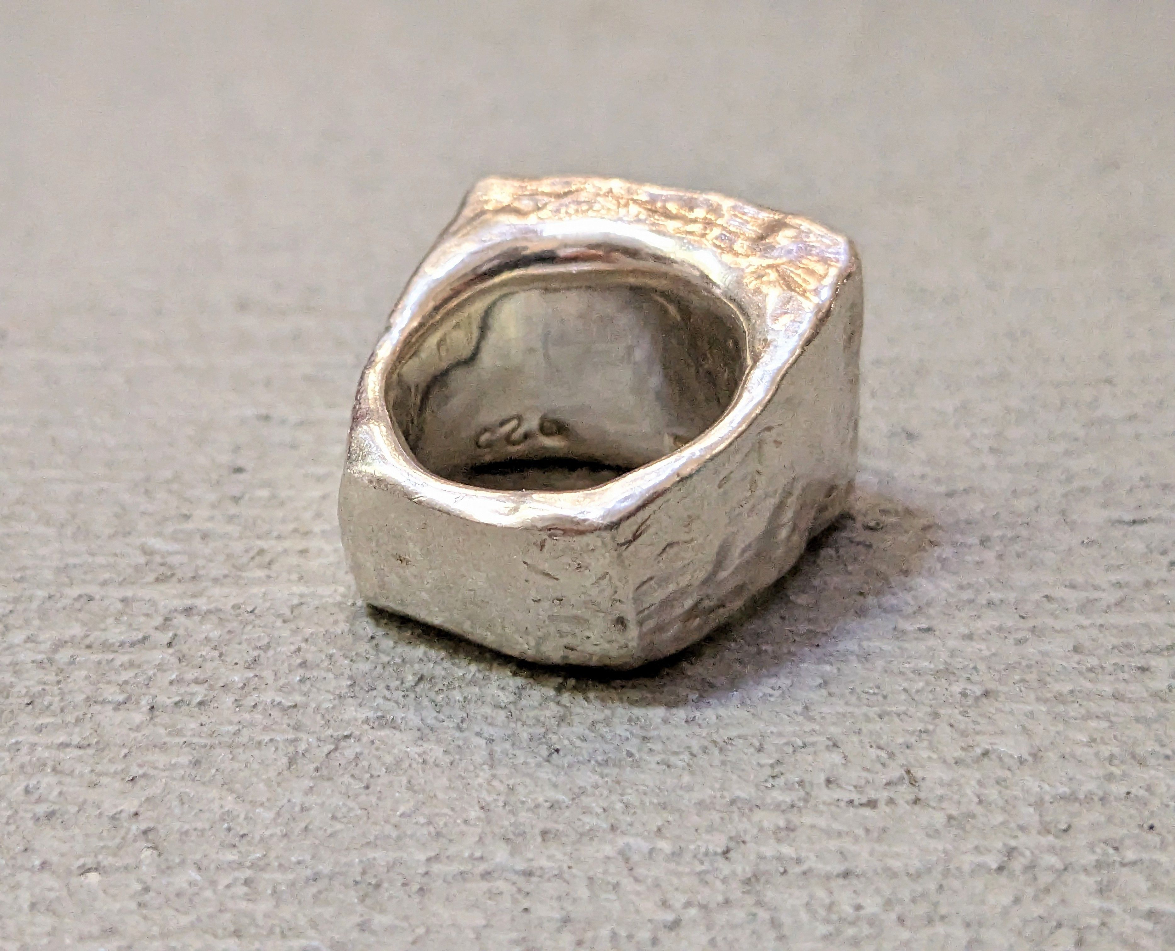 Jewelry Vintage Sterling Silver Ring Size 7.5 Hammered Modern Y2K Size ONE SIZE - 8 Thumbnail