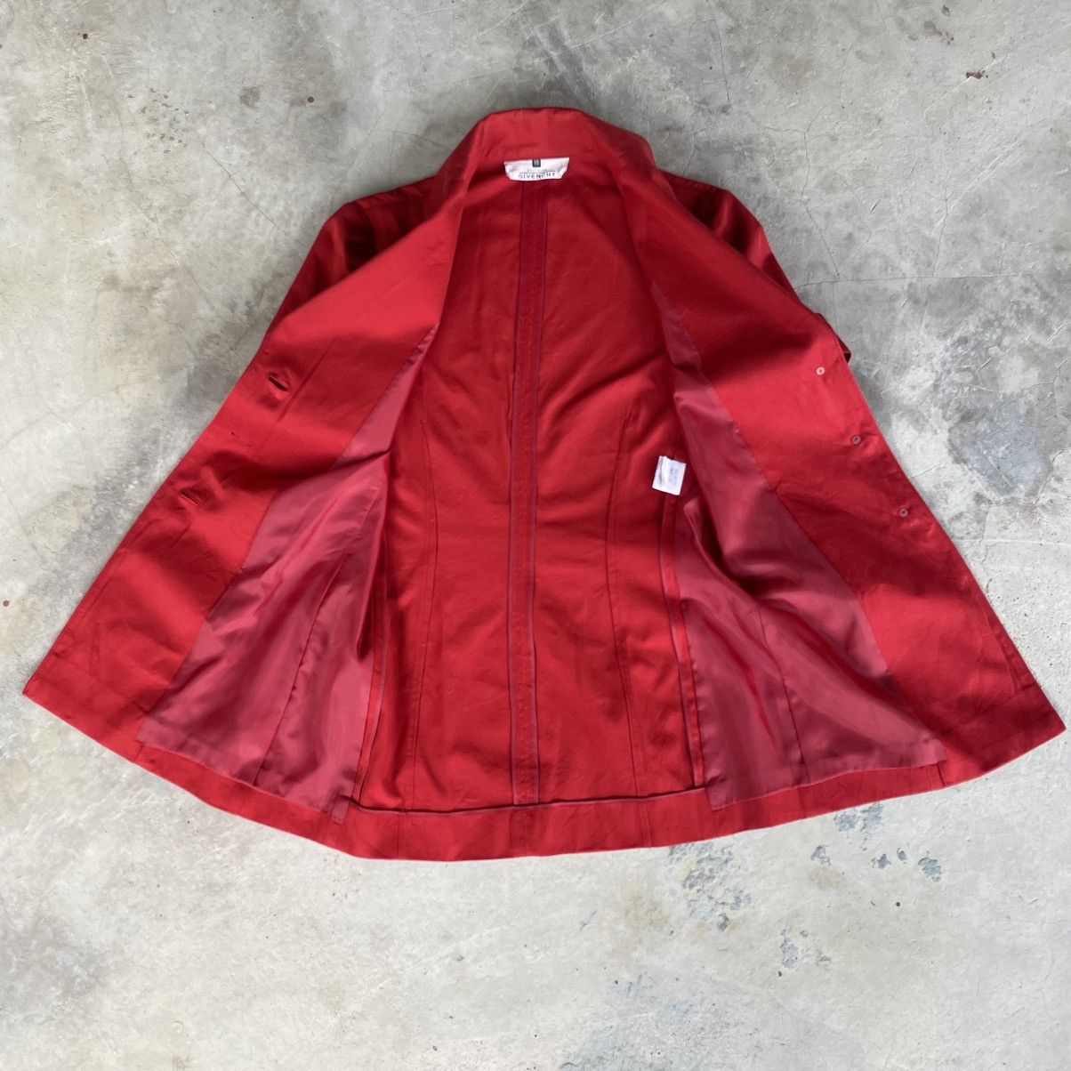 Givenchy Vintage Givenchy Boutiques Red Short Sleeve Women Blazer Size US S / EU 44-46 / 1 - 12 Thumbnail