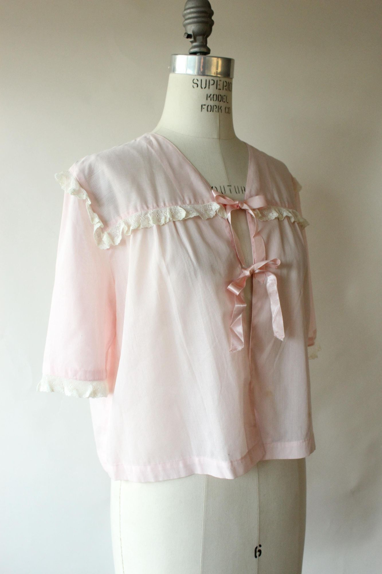 Vintage Vintage 1940s 1950s Bed Jacket, Pale Pink Pinstripes with Pi Size ONE SIZE - 6 Thumbnail