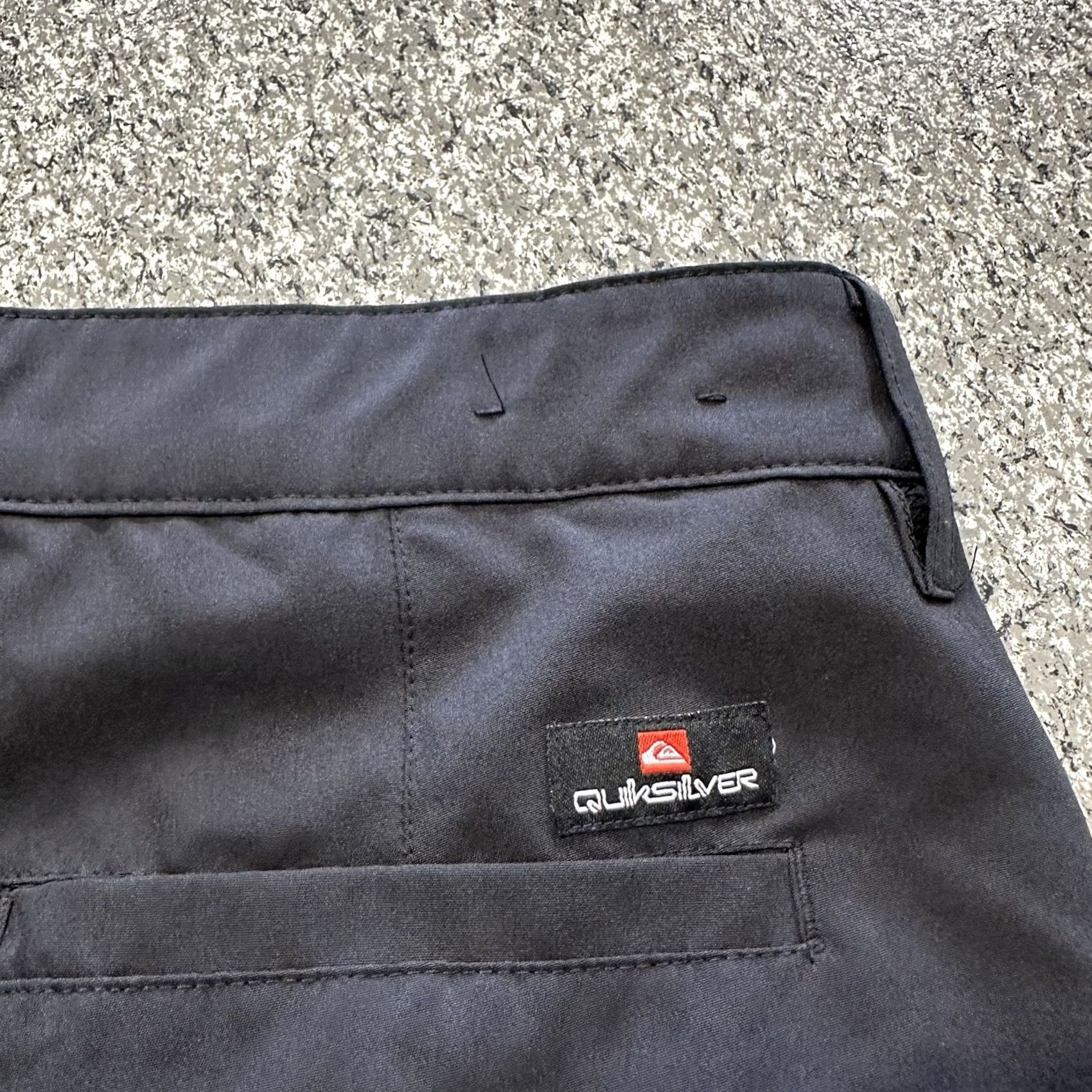 Quiksilver Quiksilver Shorts Mens 29 Black Hybird Flat Front Chino Walk Short 18.5” Stretch Size US 29 - 4 Thumbnail