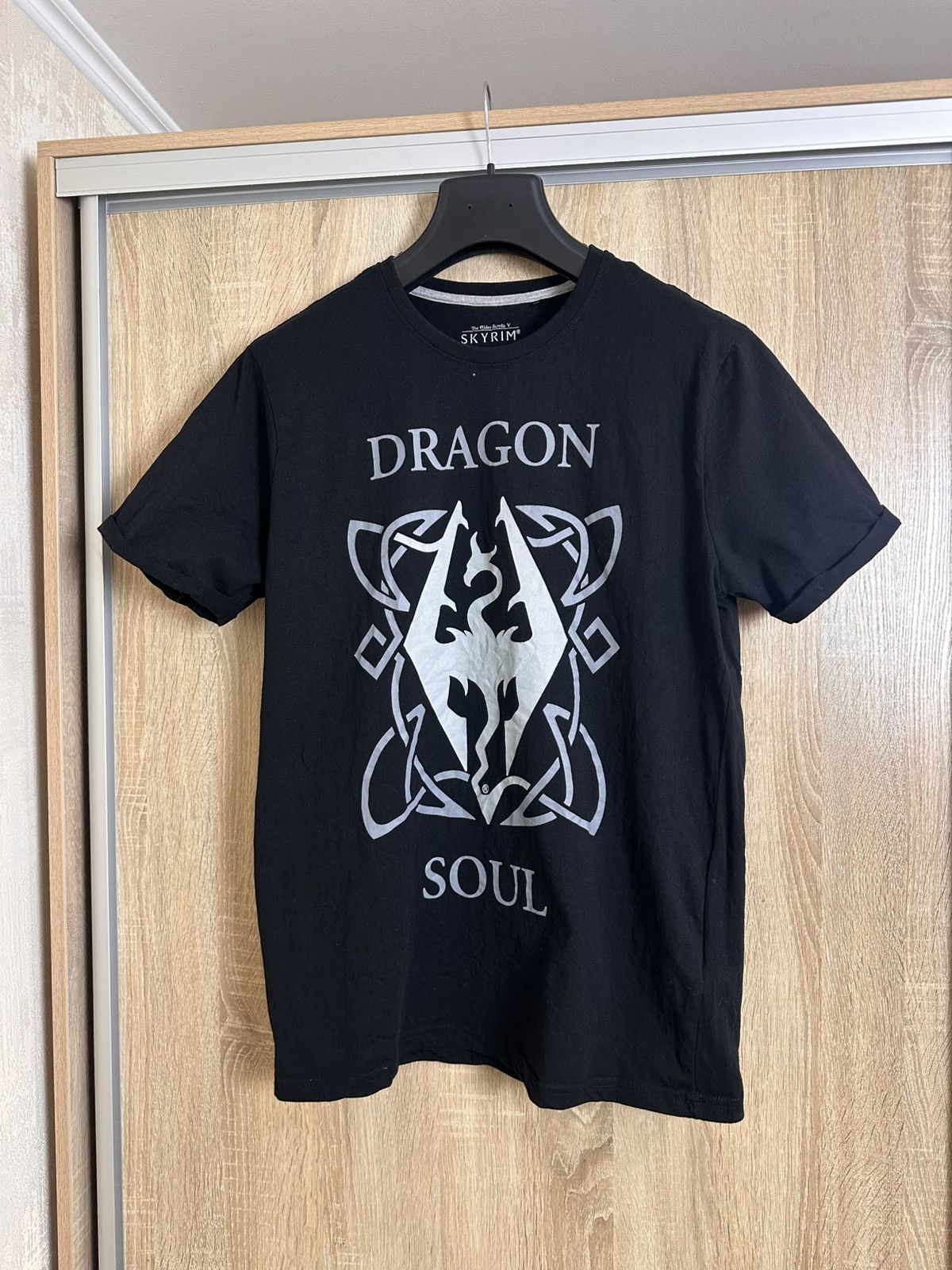 Nintendo 🔥 The Elder Scrolls V Skyrim T Shirt Dark Souls Elden Ring Size US XL / EU 56 / 4 - 1 Thumbnail