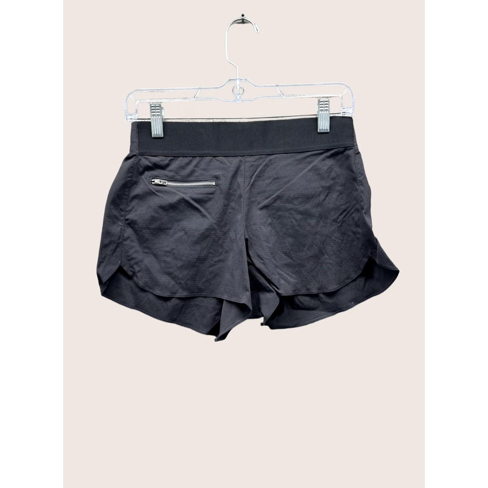 Athleta Athleta Shorts Womens 2 Black 3.5 In Running Athletic Zip Pocket Lightweight Womens” Size 26" / US 2 / IT 38 - 1 Thumbnail