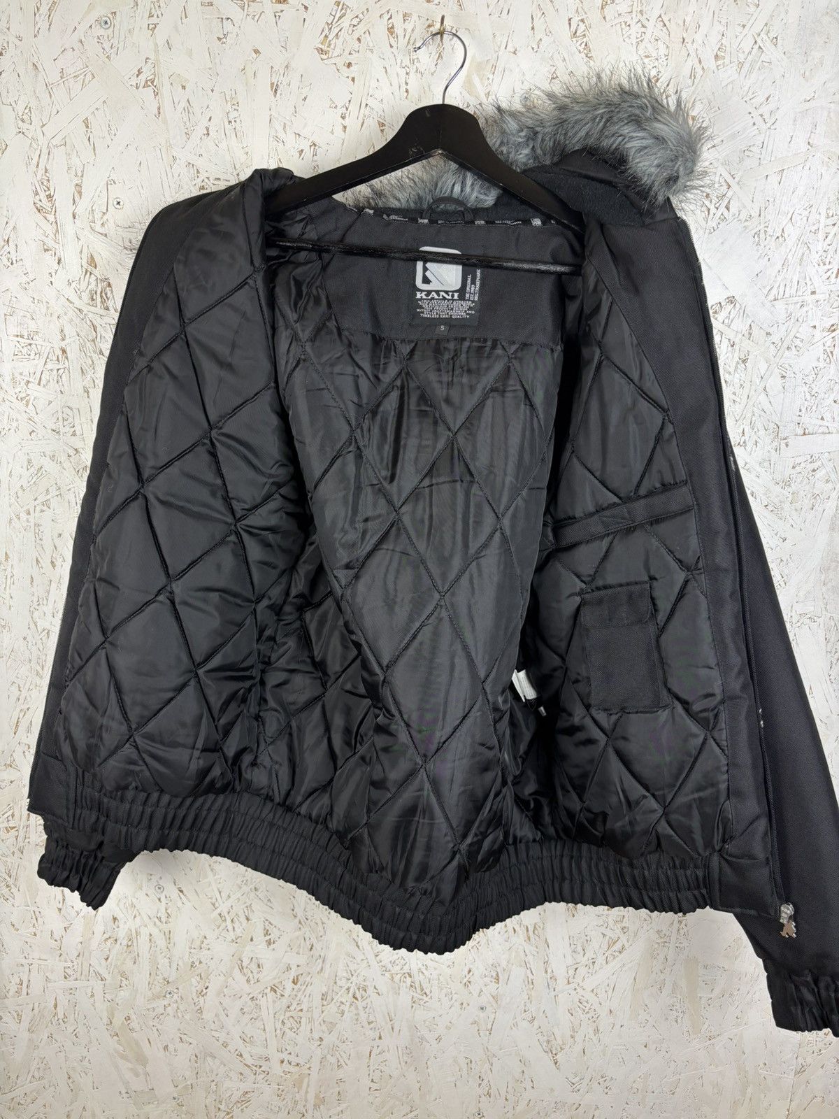 Karl Kani 00s Vintage Karl Kani Y2K Fur Hood Bomber Jacket Black S Size US S / EU 44-46 / 1 - 8 Thumbnail