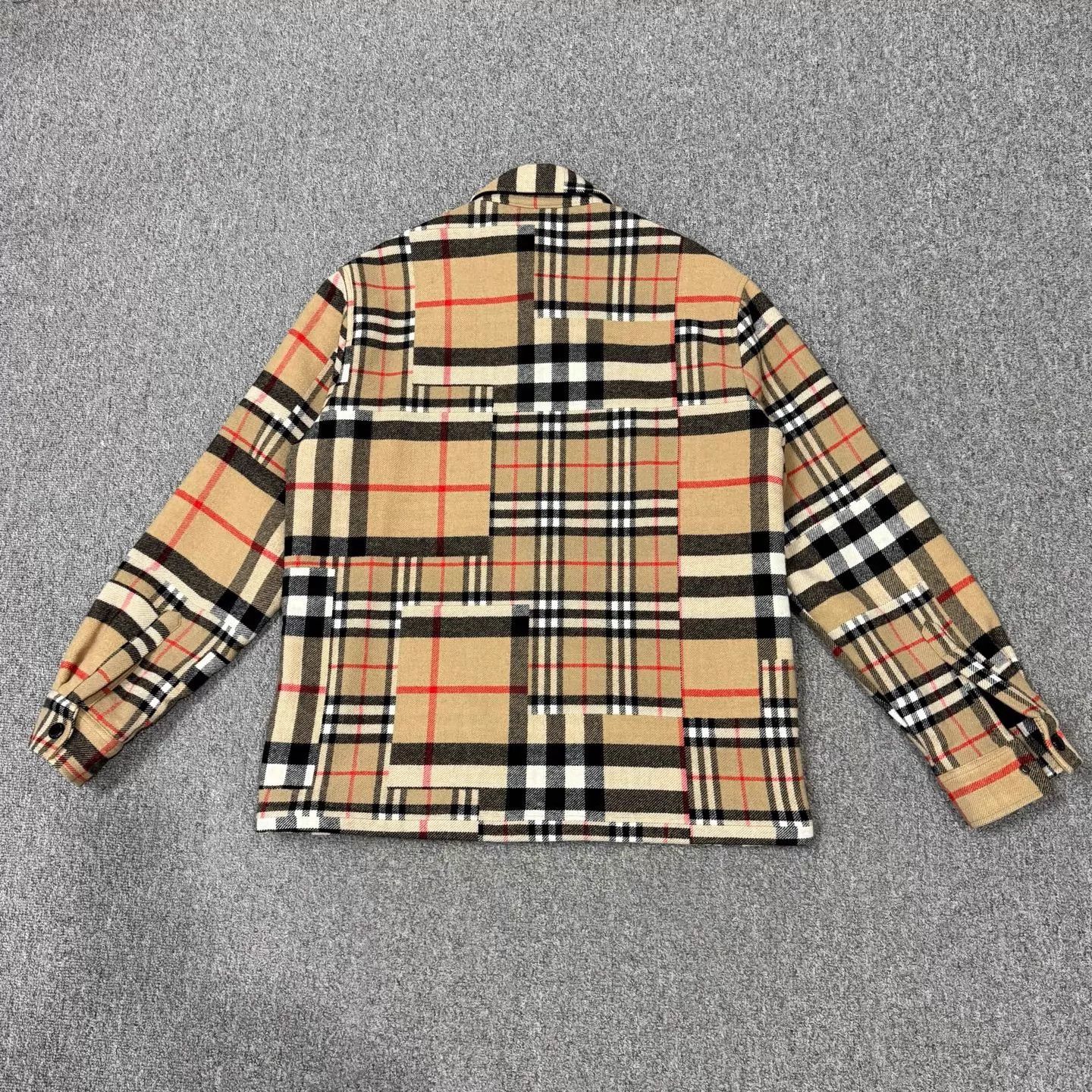 Burberry Burberry classic check colorblock wool jacket M 99 new Size US M / EU 48-50 / 2 - 2 Thumbnail