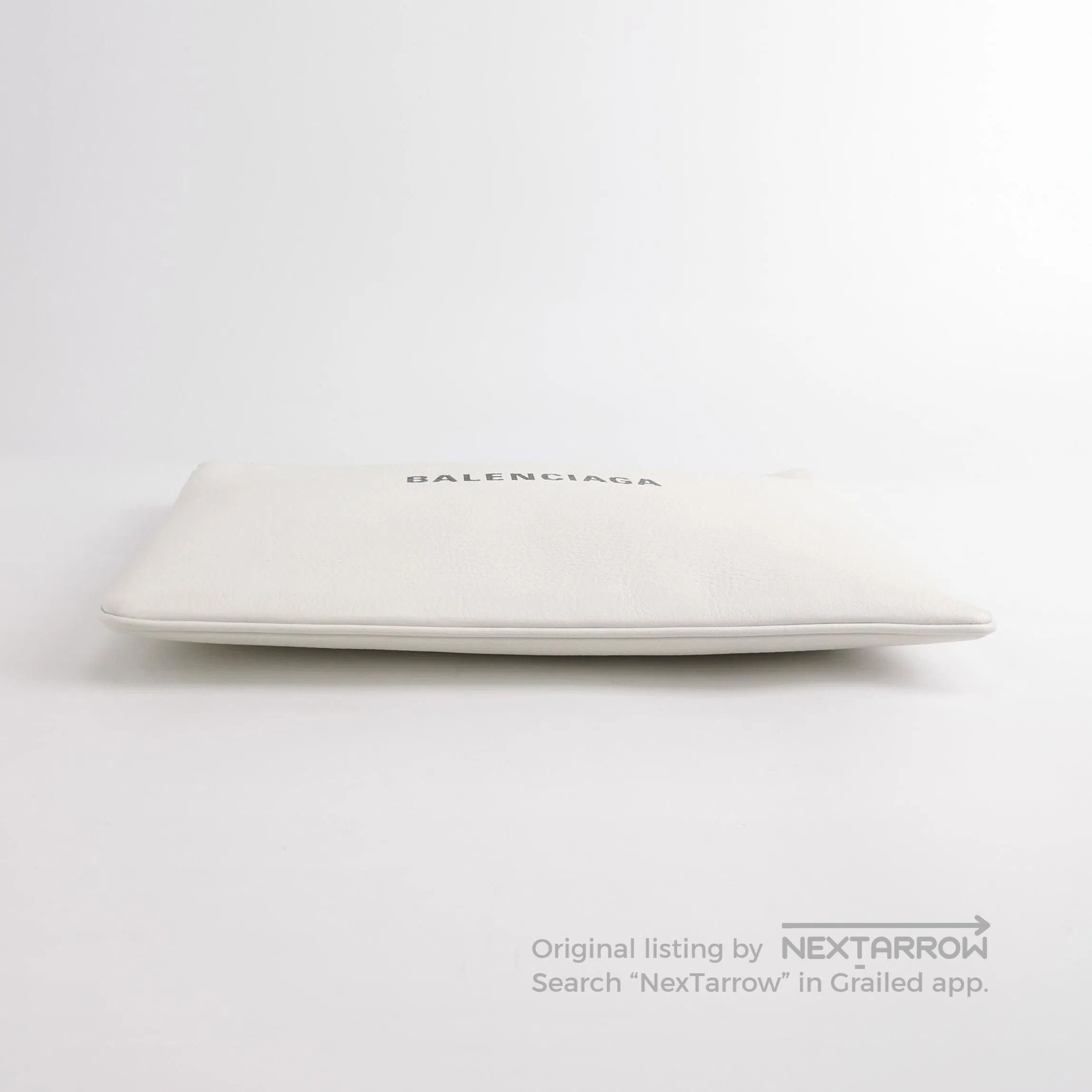 Balenciaga Balenciaga White Logo Zip Pouch. Size ONE SIZE - 3 Thumbnail