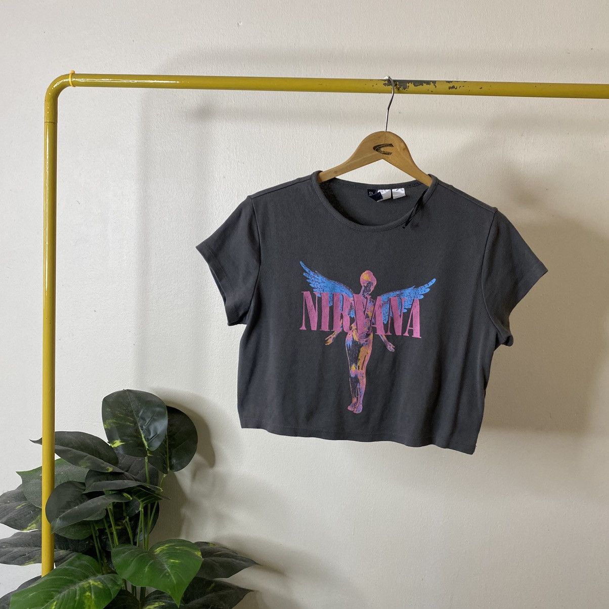 Nirvana H&M x Nirvana In Utero Cropped Women T Shirt Size M / US 6-8 / IT 42-44 - 1 Thumbnail