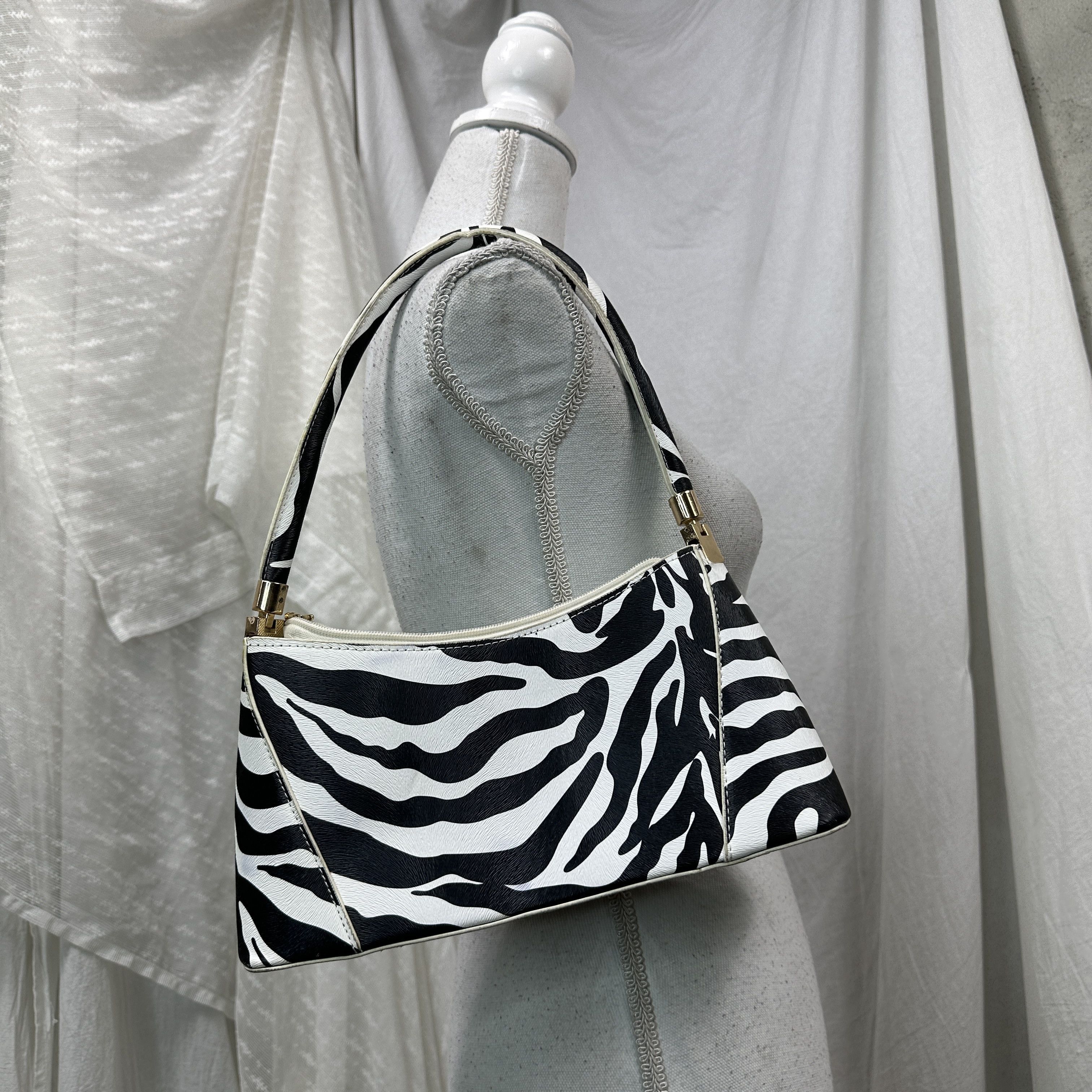 Vintage Vintage Mini Baguette Zebra Print Shoulder Bag Y2K Size ONE SIZE - 8 Thumbnail