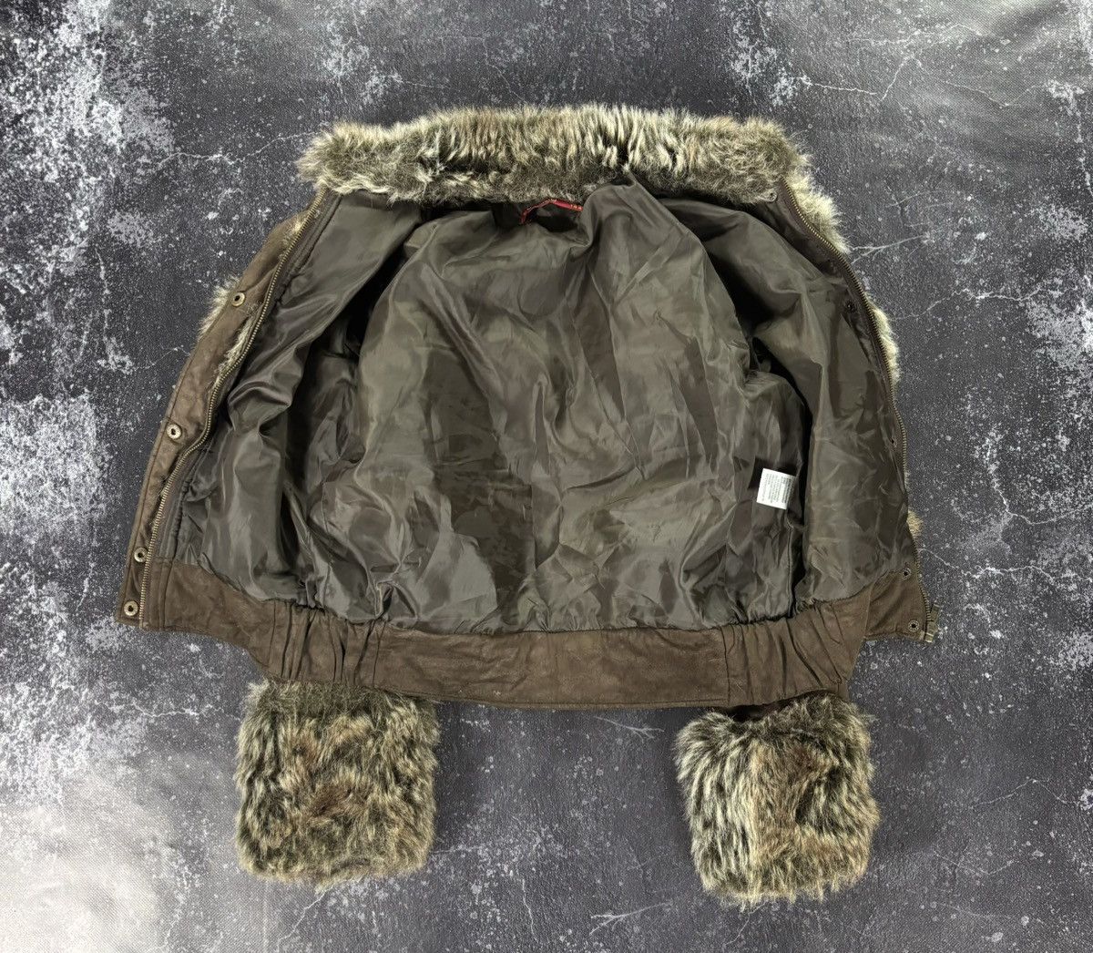 Vintage Cropped Vintage fluffy Faux Fur bomber jacket Size M / US 6-8 / IT 42-44 - 6 Thumbnail