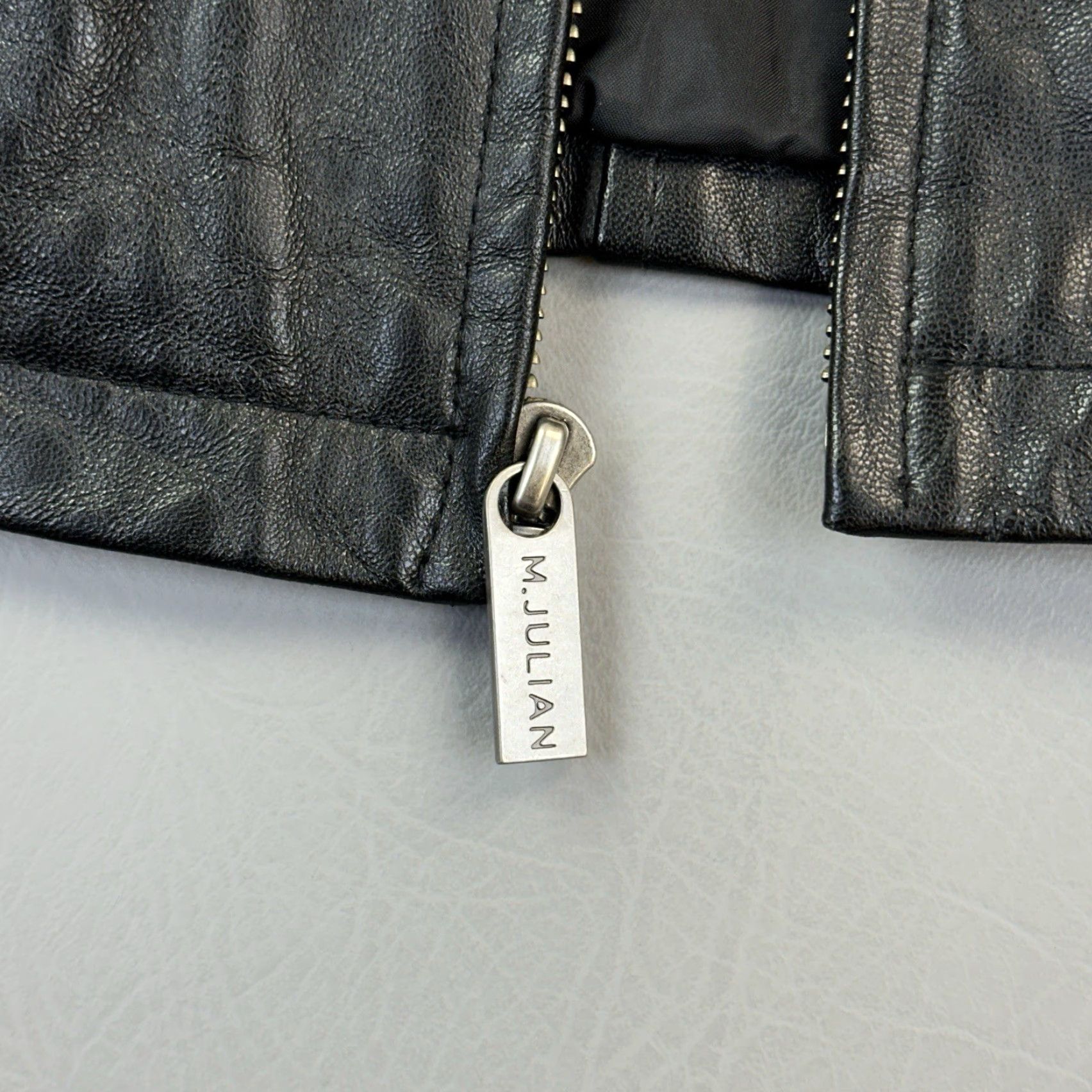 Vintage VINTAGE Wilsons Leather M Julian Motot Jacket Mens L Black Leather Full Zip Lined Bomber 90s Retro Motorcycle Zipper Size US L / EU 52-54 / 3 - 5 Thumbnail