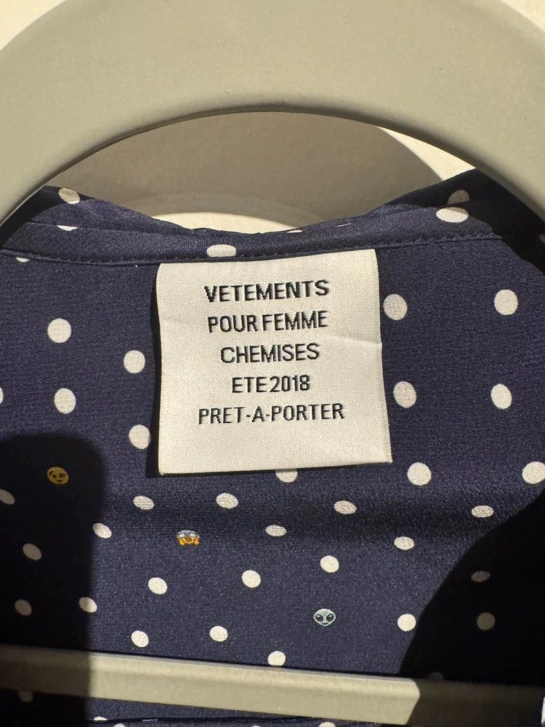 Vetements Vetements 2018 Emoji Bomber Cropped Shirt Size US M / EU 48-50 / 2 - 4 Thumbnail