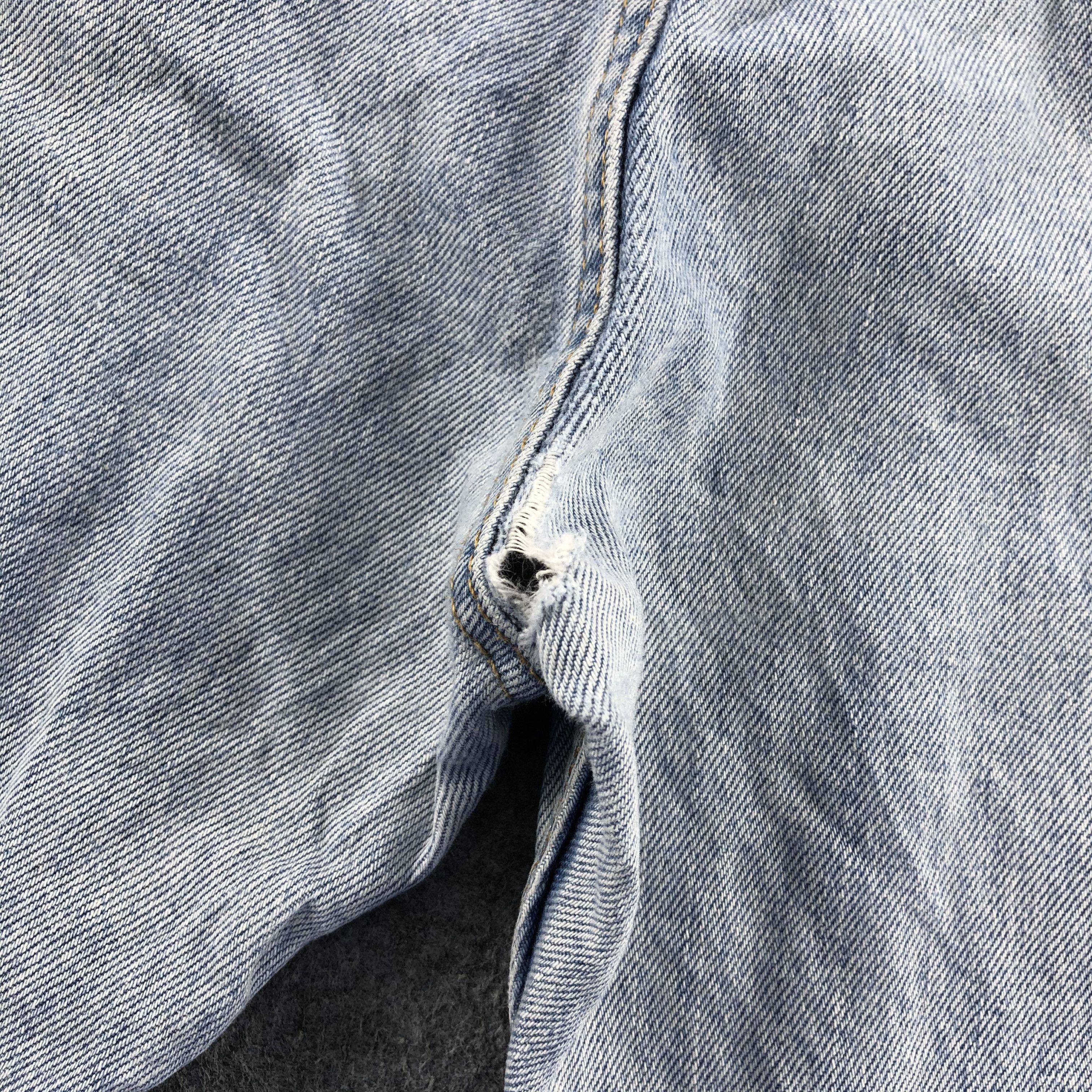 Levi's Vintage Light Wash Levis 505 Jeans-J1199 Size US 39 - 8 Thumbnail