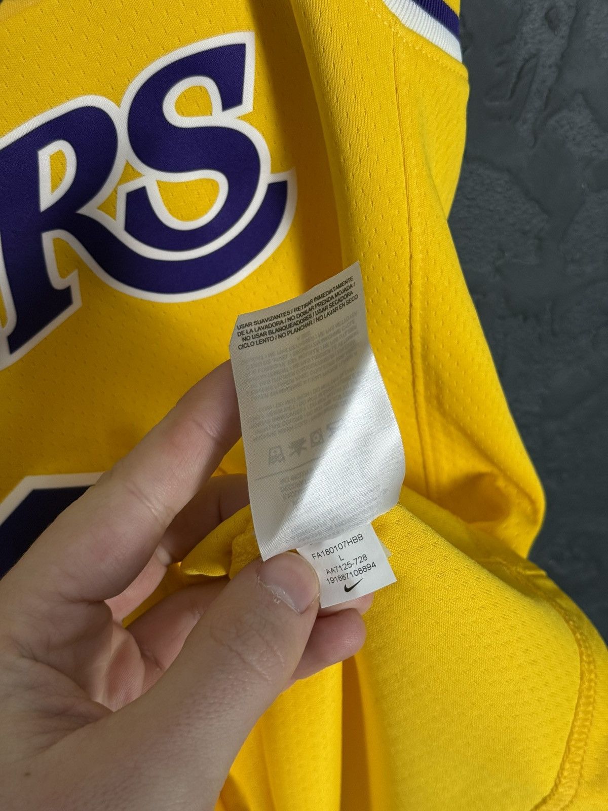 Nike LA LAKERS LONZO BALL #2 JERSEY BASKETBALL SHIRT JERSEY NBA Size US L / EU 52-54 / 3 - 8 Thumbnail