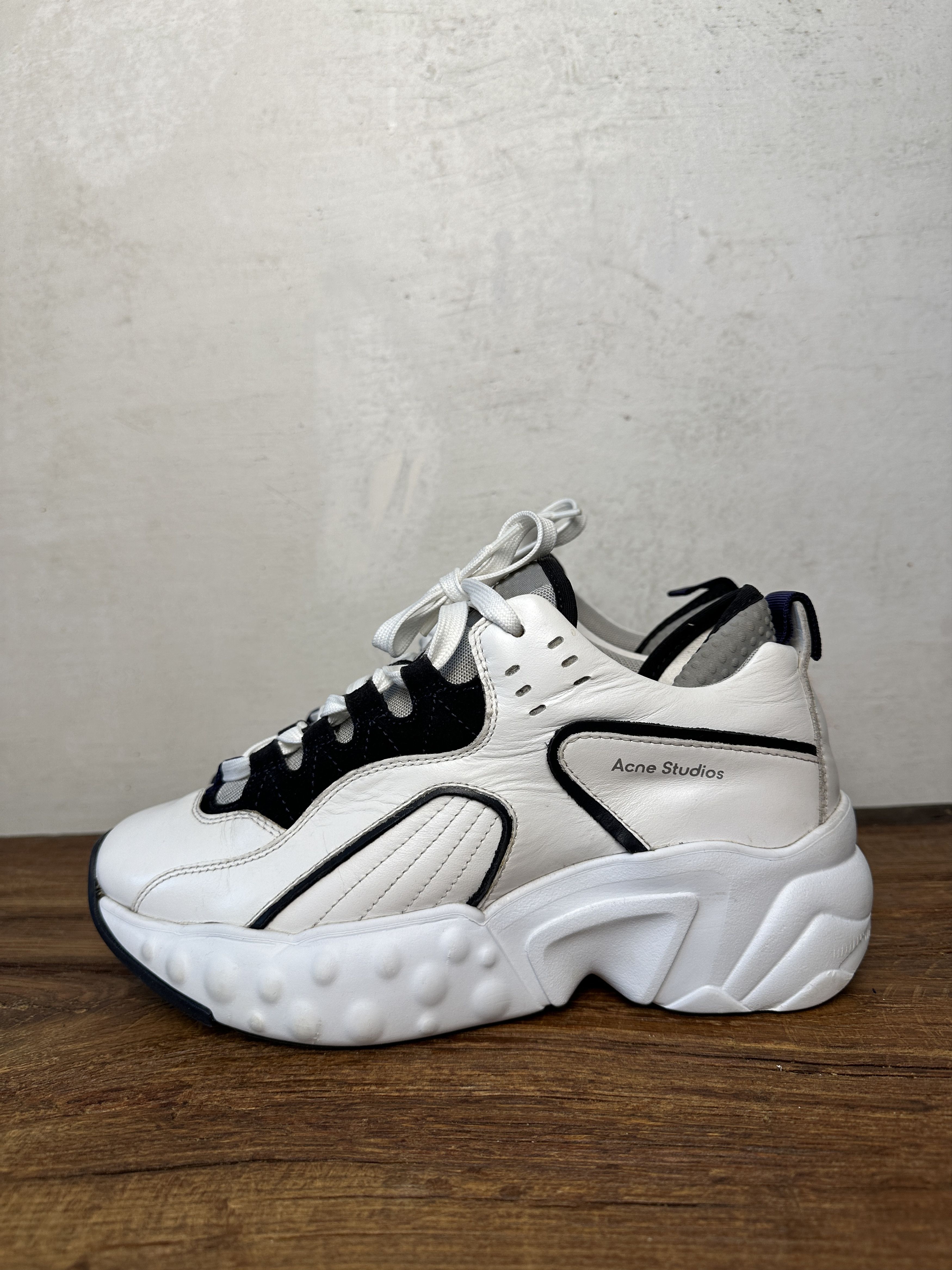 Manhattan acne hot sale