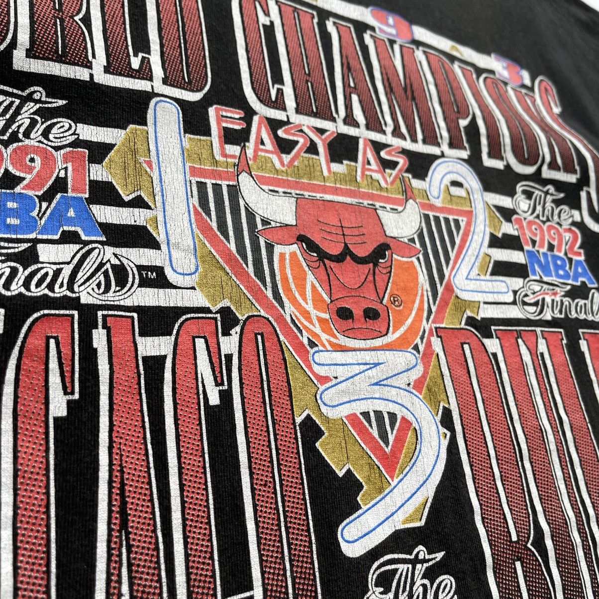 Fruit Of The Loom × NBA Fruit Of The Loom Chicago Bulls NBA Official Vintage T-Shirt Size US XL / EU 56 / 4 - 9 Thumbnail