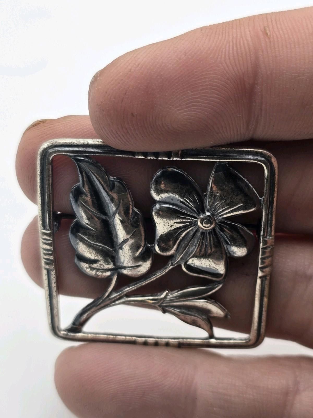 Sterling Silver Estate Sterling Silver Floral Brooch Square Size ONE SIZE - 5 Thumbnail