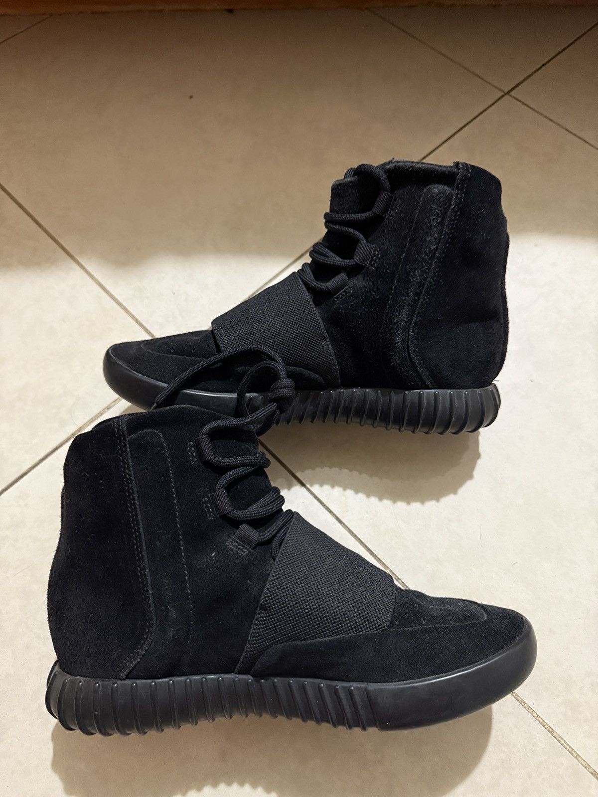 Yeezy Yeezy Boost 750 Triple Blacks Size US 6 / EU 39 - 2 Thumbnail
