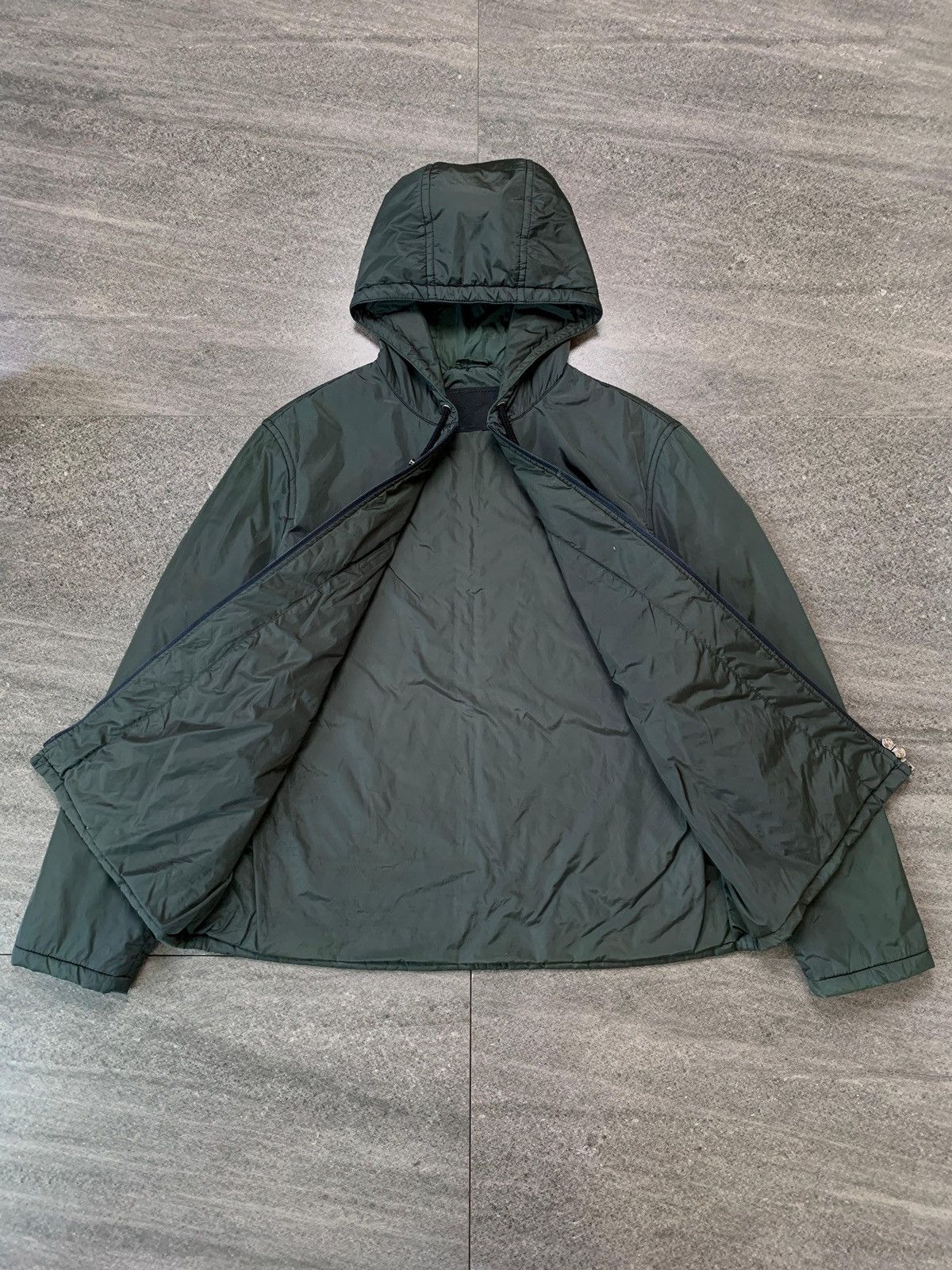 Prada FREE TAX! 2000s Dark Green Light Nylon Jacket Size US S / EU 44-46 / 1 - 4 Thumbnail