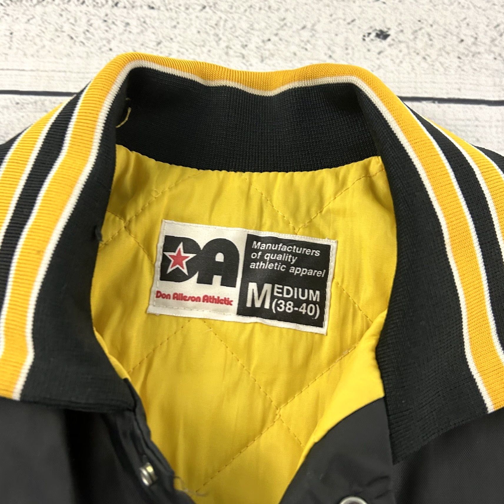 Vintage VINTAGE Don Alleson Holy Cross Snap Button Jacket Men’s Medium Black Yellow Shirt Varsity Jacket Buttons Mens Size US M / EU 48-50 / 2 - 2 Thumbnail
