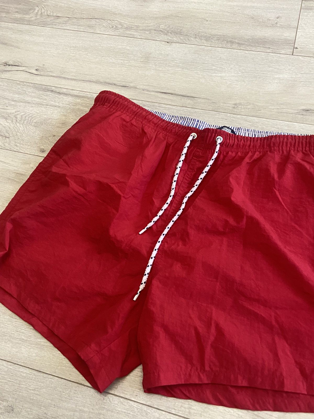 Tommy Hilfiger × Vintage Tommy Hilfiger shorts beach red vintage Size US 32 / EU 48 - 2 Thumbnail