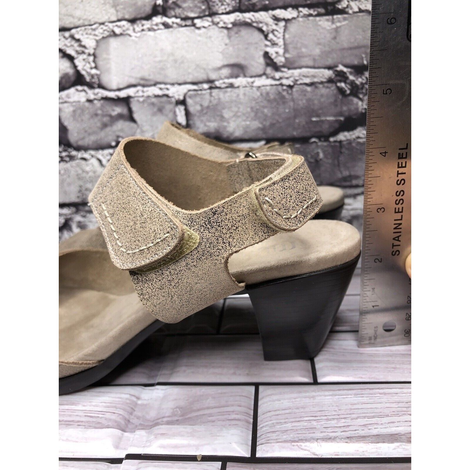 Other Munro American Taupe Shimmer Leather Strap Casual Heels Wom Size US 8.5 / IT 38.5 - 14 Thumbnail
