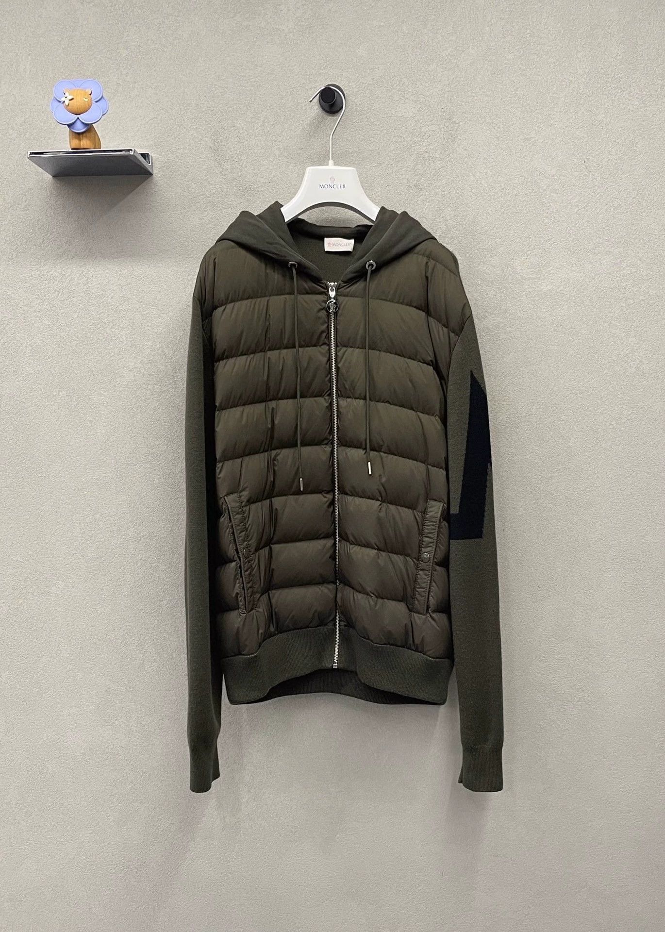 Moncler Genius moncler x beams army green down jacket Size US XL / EU 56 / 4 - 1 Thumbnail
