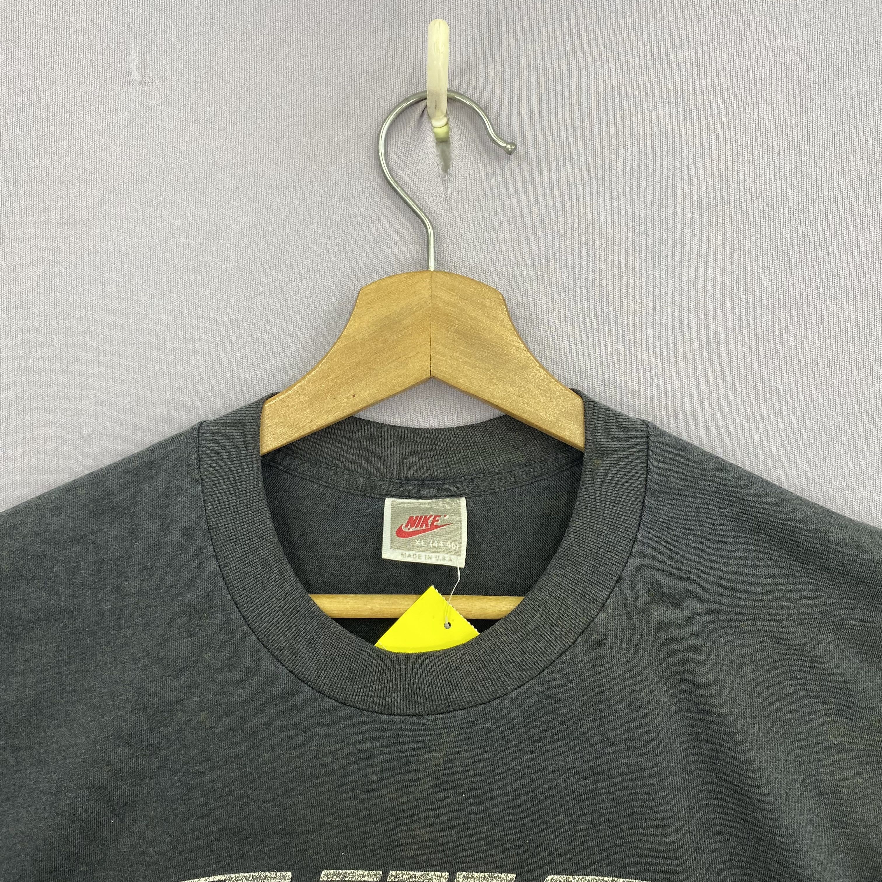 Nike Vintage 90s Nike T-Shirt Gray Tag Paper Thin Crewneck Tee Size US M / EU 48-50 / 2 - 3 Thumbnail