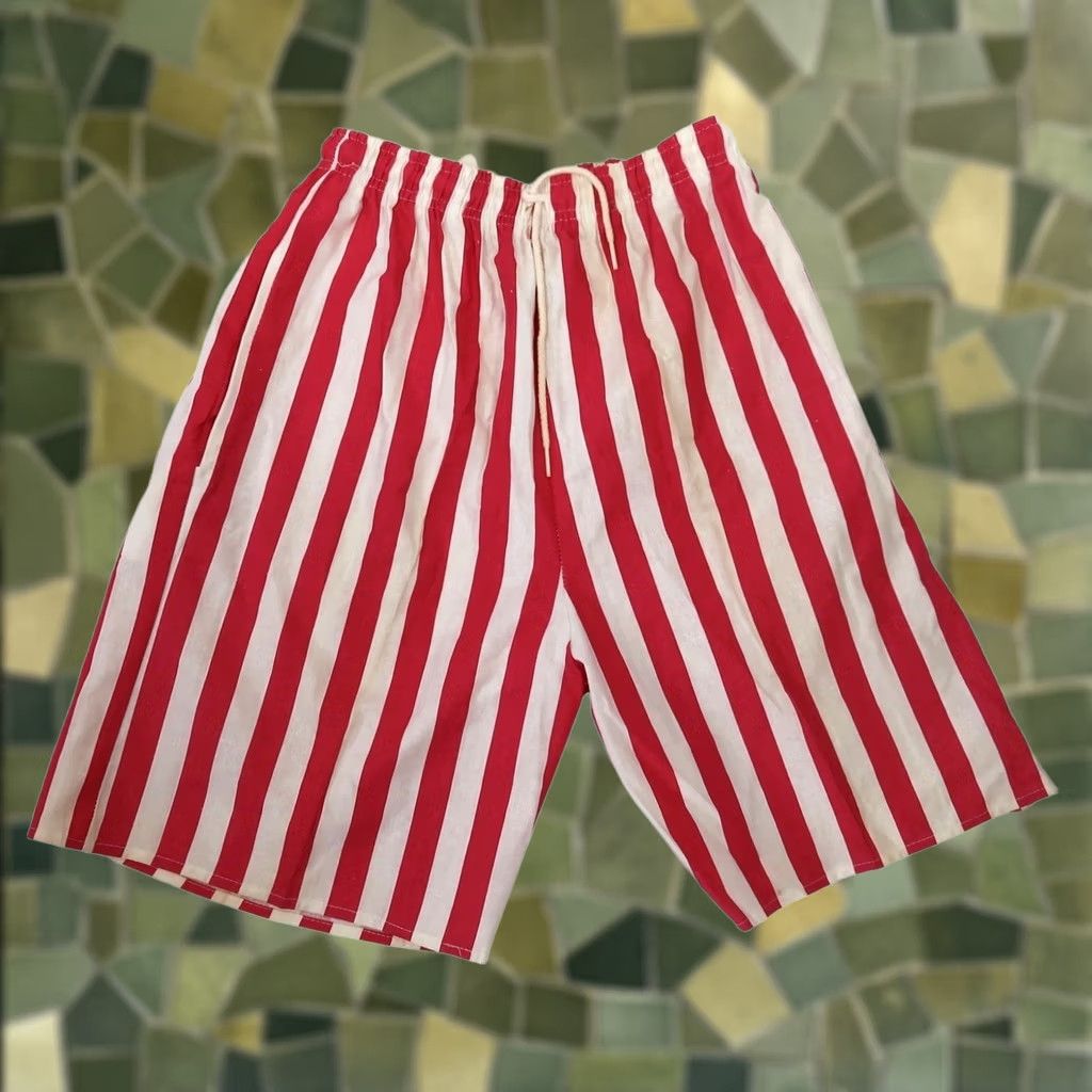 Vintage VINTAGE Victoria Harbor Red and White Striped Bermuda Shorts S Womens High Rise Cotton 7 In Inseam 80s Size 28" / US 6 / IT 42 - 1 Thumbnail