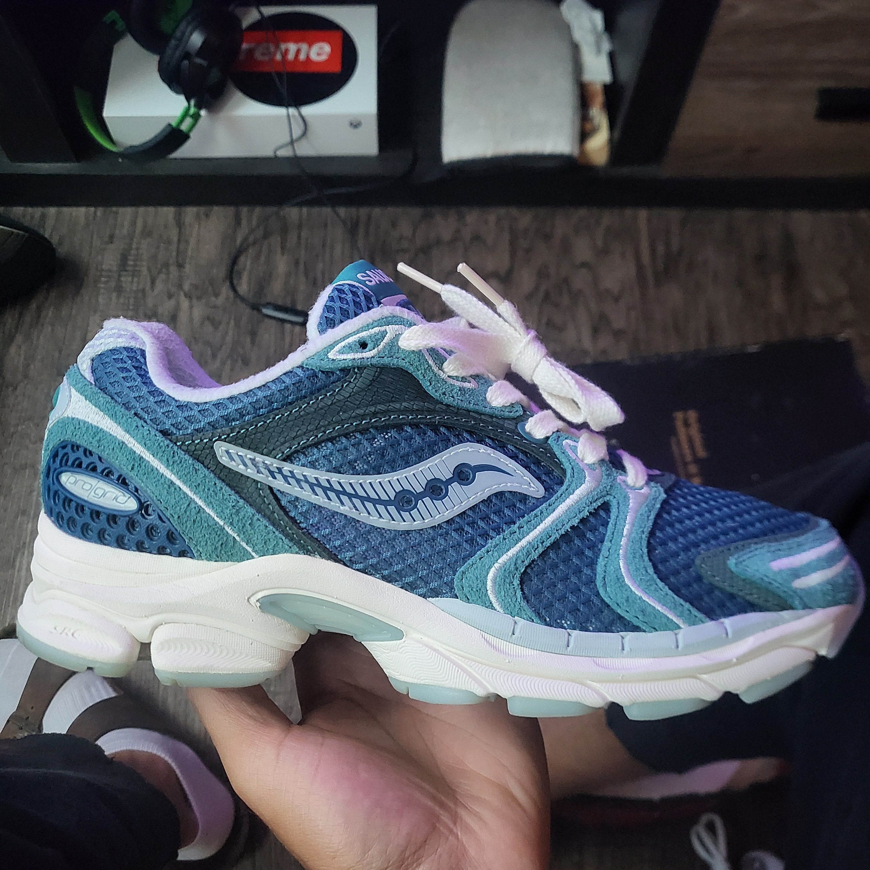 Kith Saucony triumph 4 2024 Size US 9 / EU 42 - 1 Thumbnail