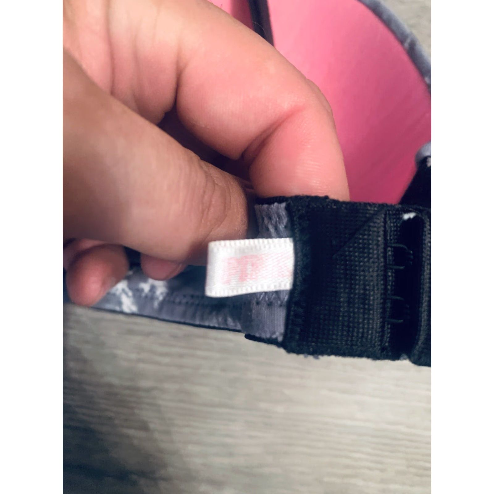 Victoria's Secret Victoria’s Secret PINK Wear Everywhere Lightly Lined Gray White Bra 34B Size ONE SIZE - 3 Thumbnail