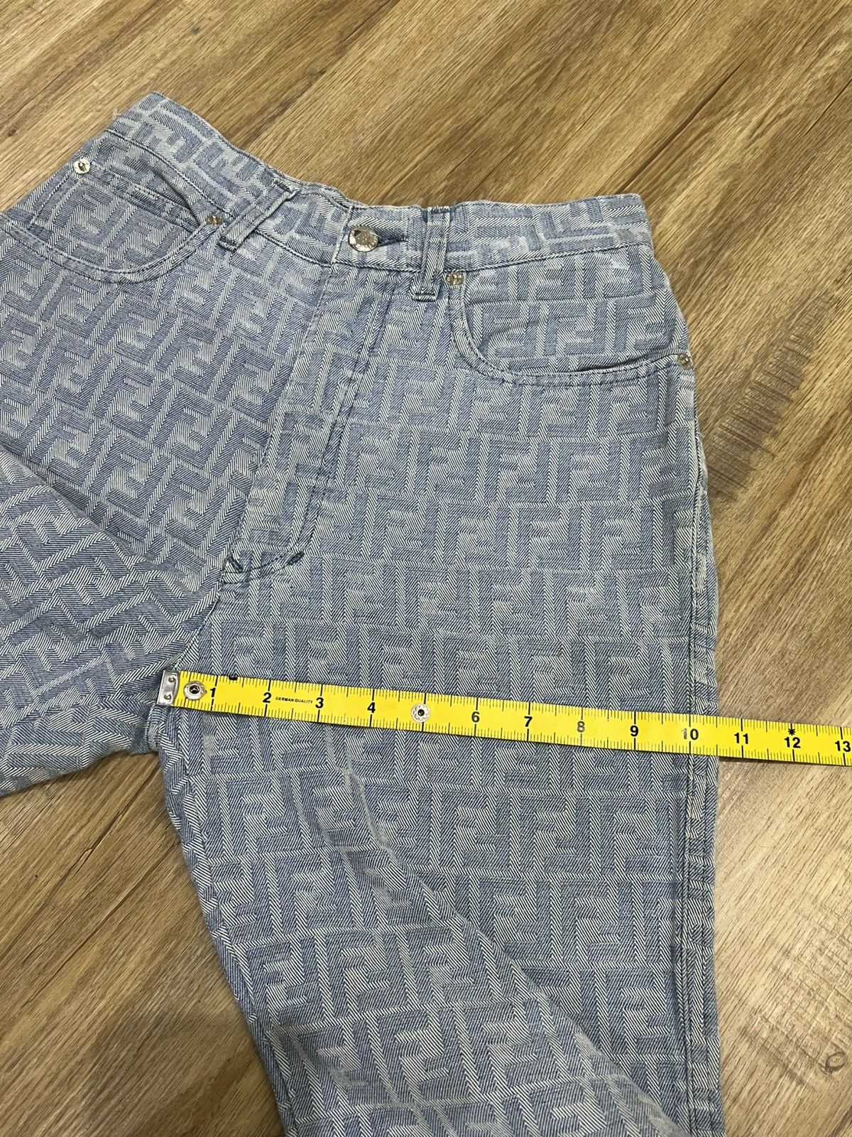 Fendi VINTAGE FENDI MONOGRAM ITALIAN DESIGNER JEANS DENIM Size US 26 / EU 42 - 20 Thumbnail