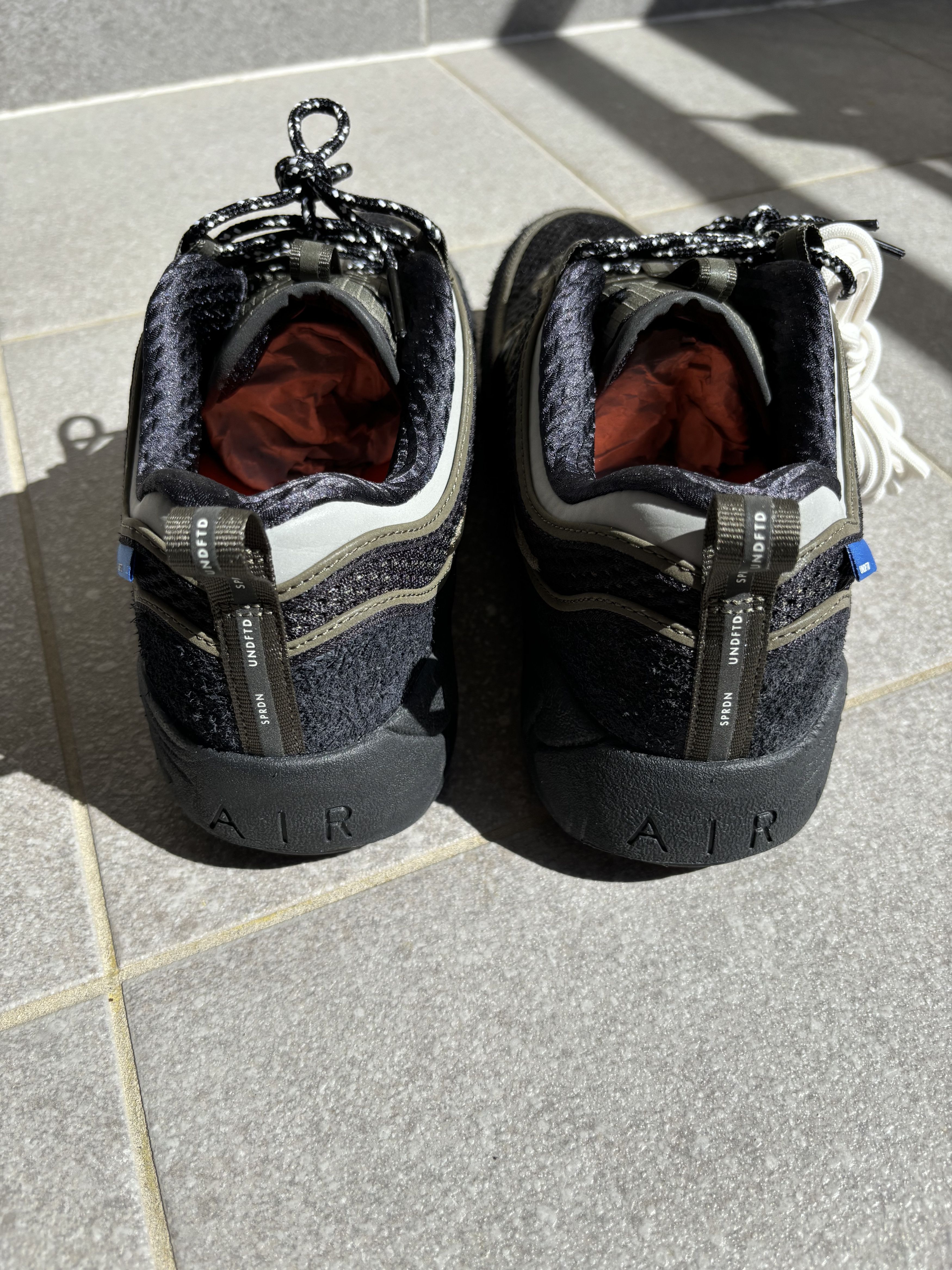 Nike × Undefeated NIKE X UNDEFEATED AIR ZOOM SPIRIDON CARGOKHAKI / BLACK Size US 9.5 / EU 42-43 - 11 Thumbnail