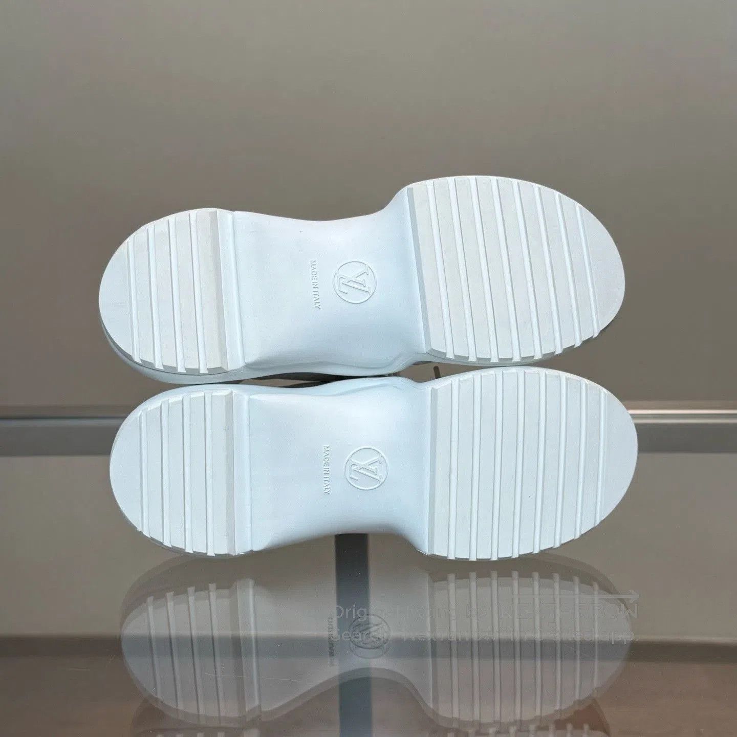 Louis Vuitton Louis Vuitton Archlight White Embossed Dad Shoes. Size US 7 / IT 37 - 8 Thumbnail