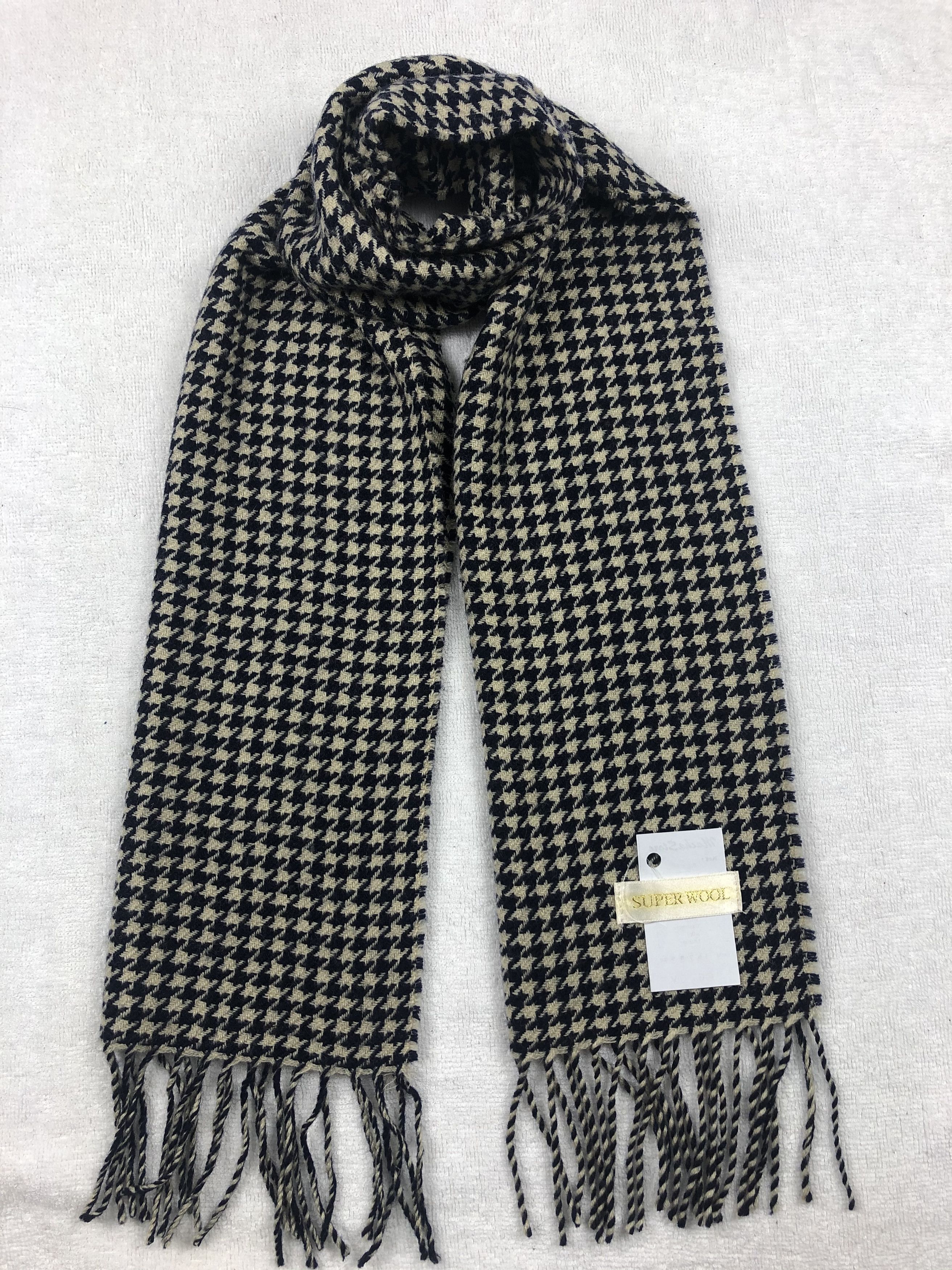 Vintage Houndstooth Design Scarf / Muffler / Neckwear Size ONE SIZE - 1 Thumbnail