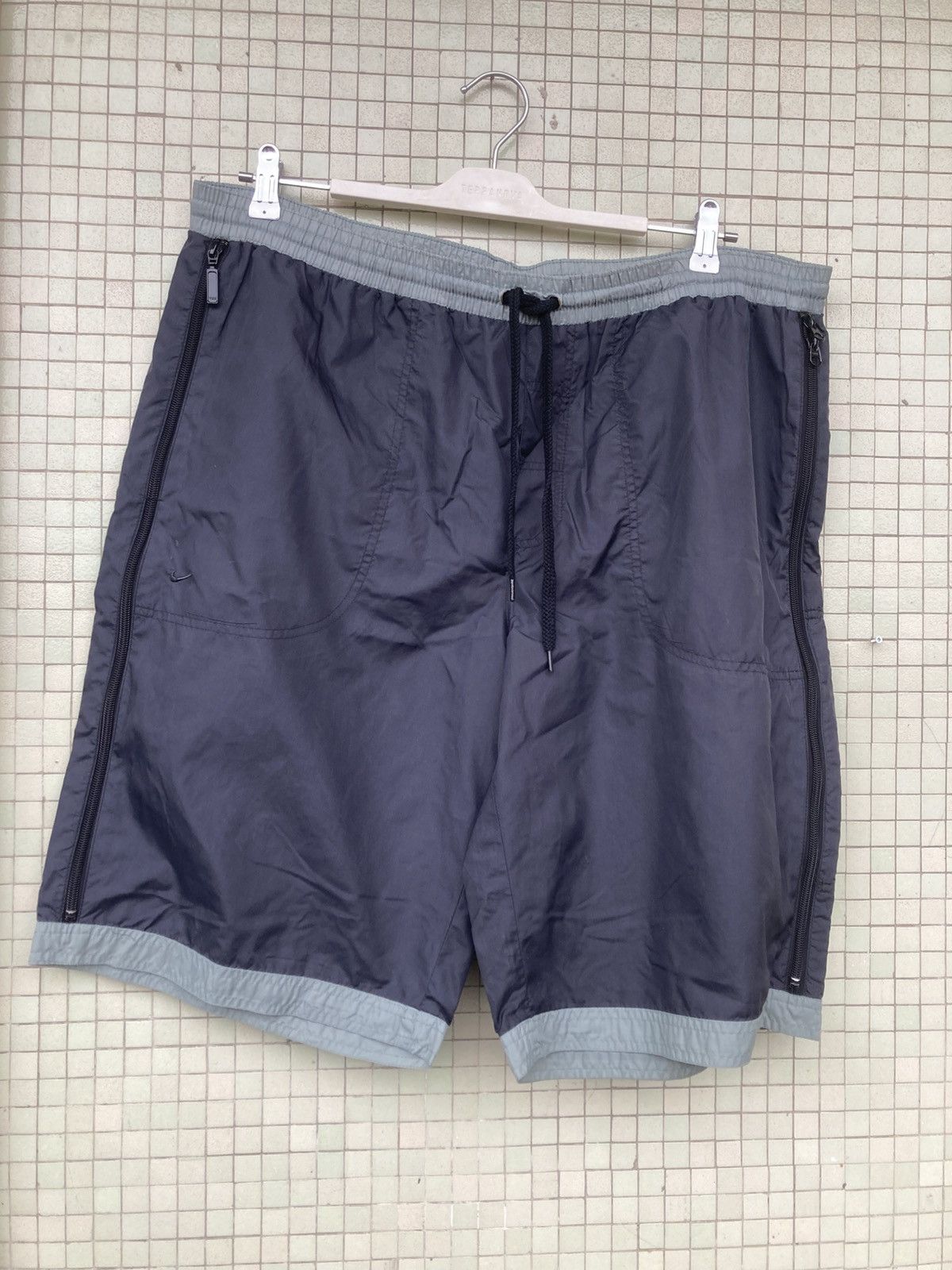 Nike Black Nike nylon shorts Size US 36 / EU 52 - 1 Thumbnail