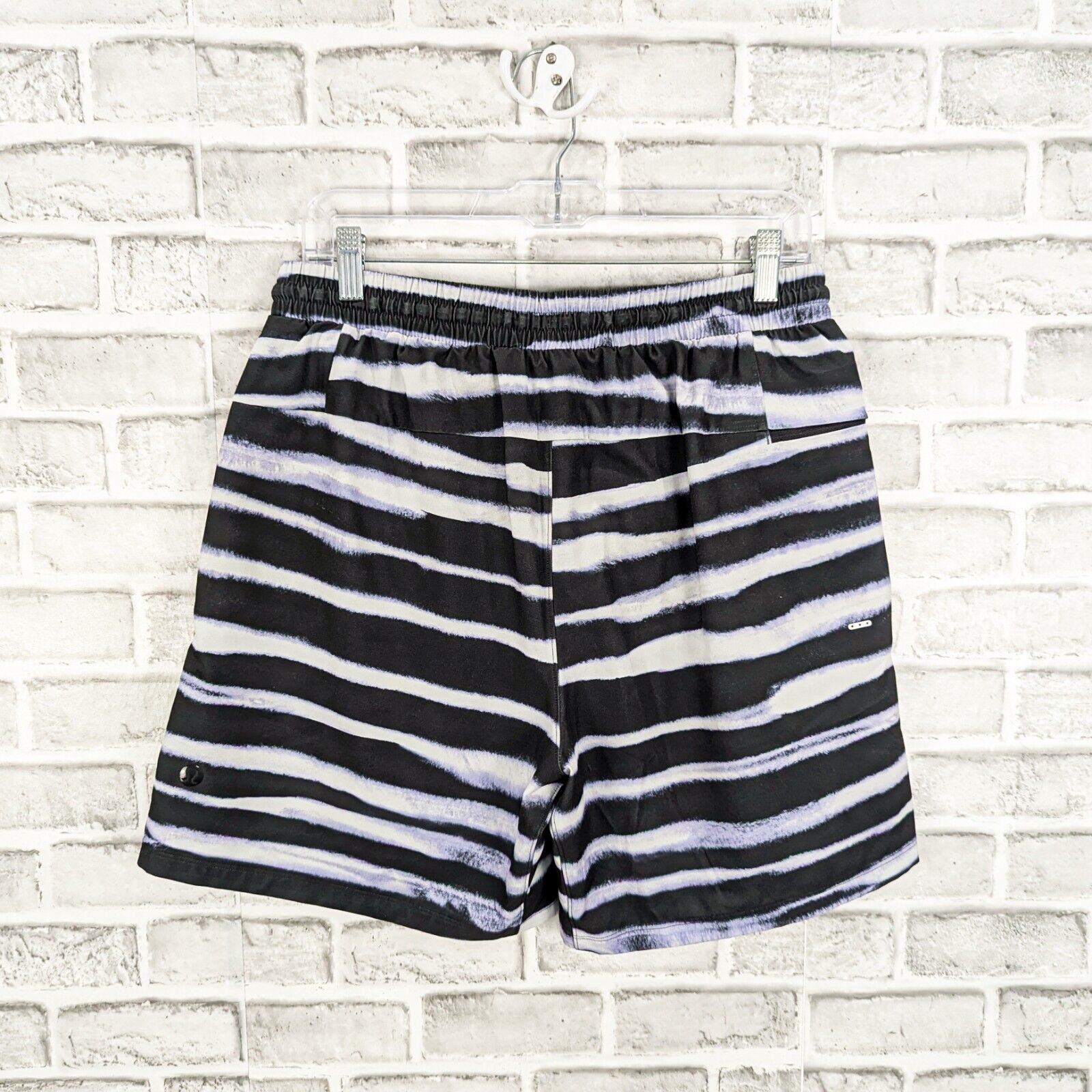 Lululemon Lululemon Men's Pool Shorts Striped size Large Size US 30 / EU 46 - 3 Thumbnail
