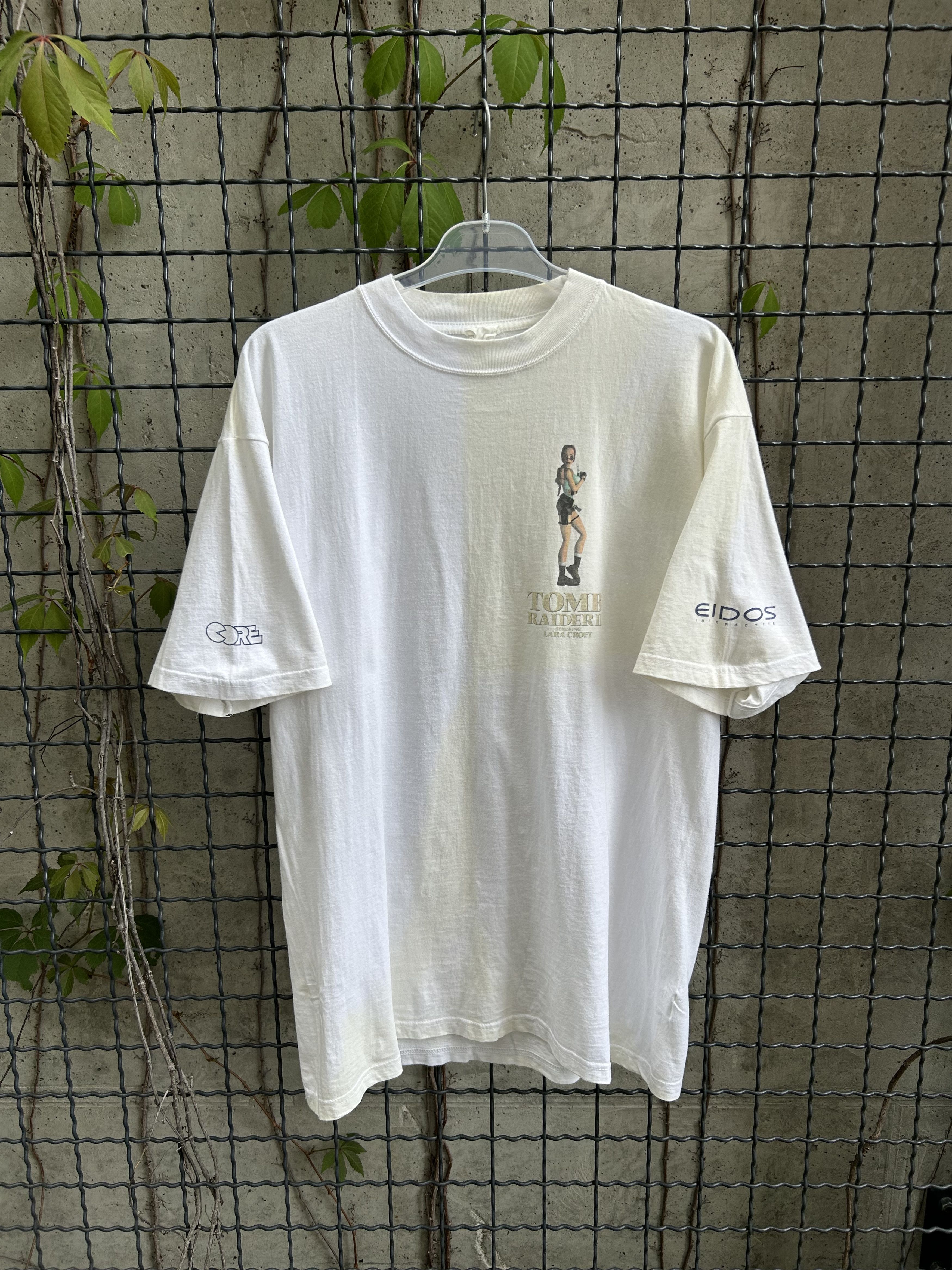 Playstation Vintage 90s Tomb Raider 2 Lara Croft Game T-shirt Size US L / EU 52-54 / 3 - 1 Thumbnail